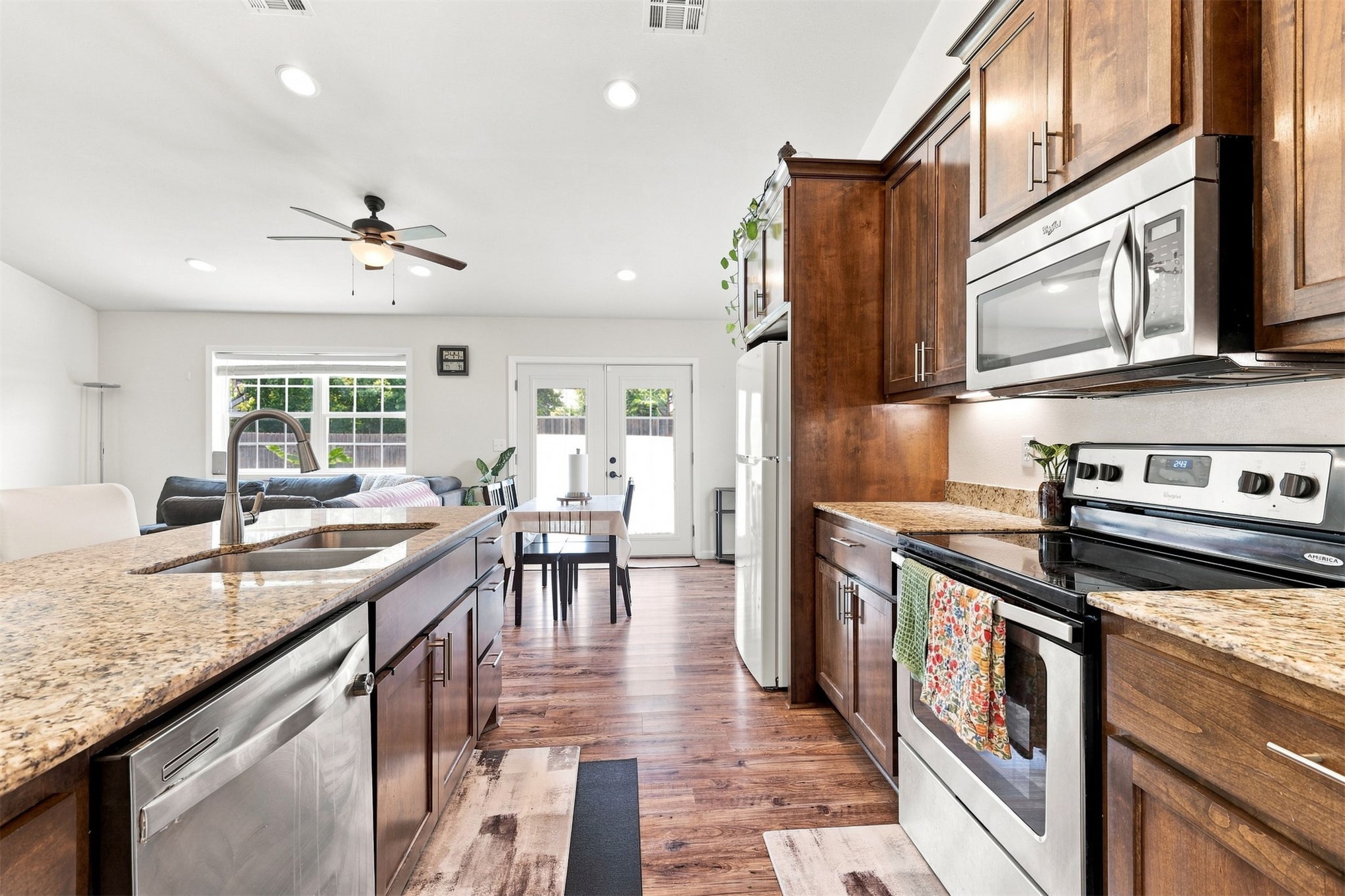 112 Elmwood Avenue Property Photo 11