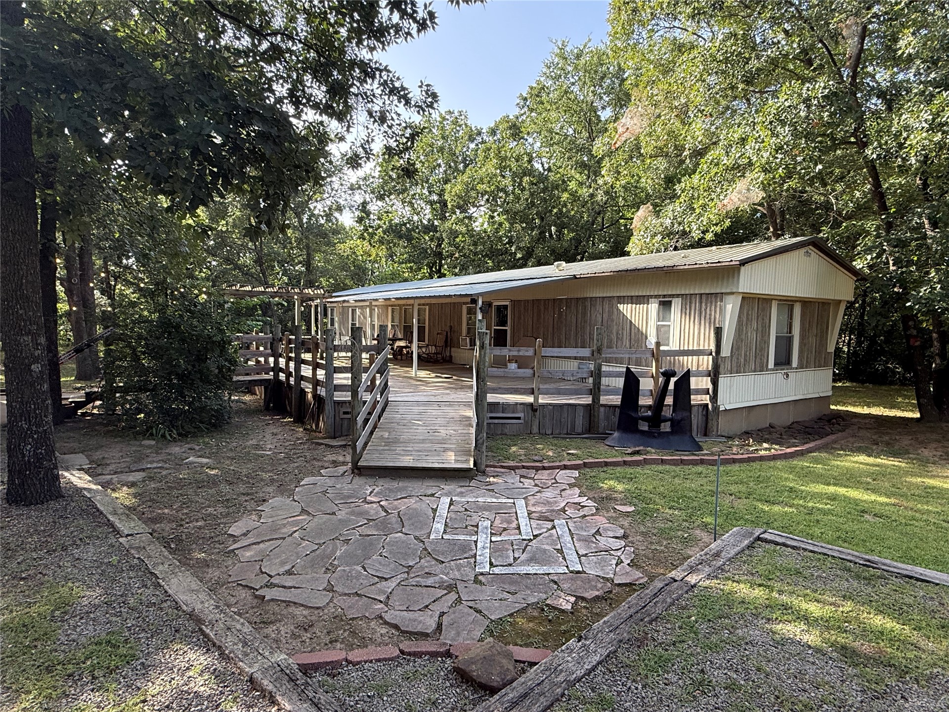 416773 E 1075 Road Property Photo 2