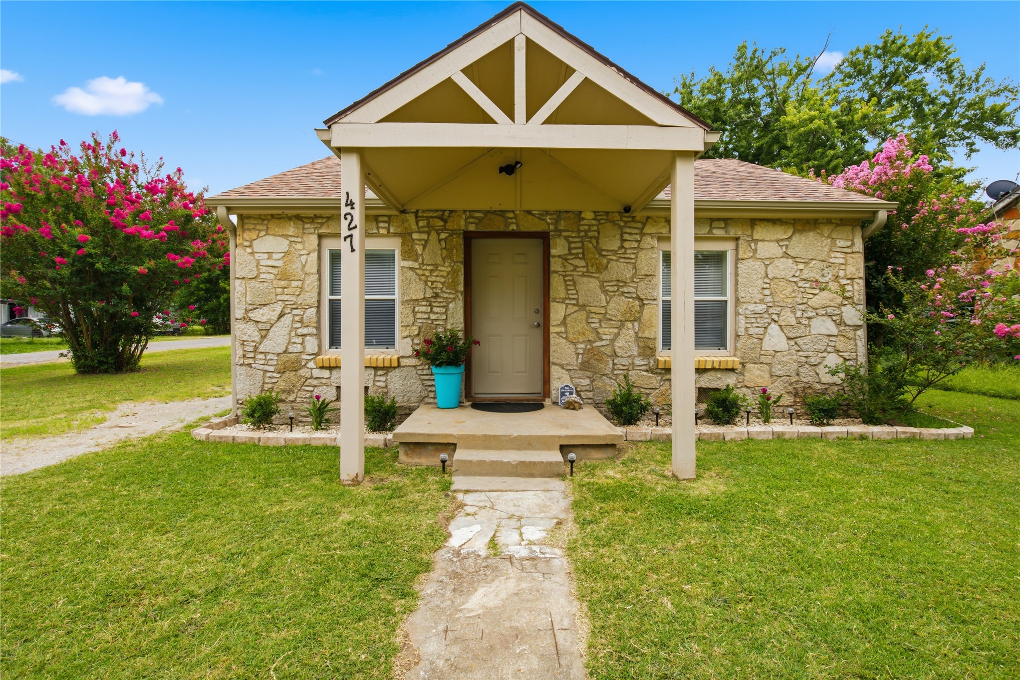427 E Tulsa Property Photo 1