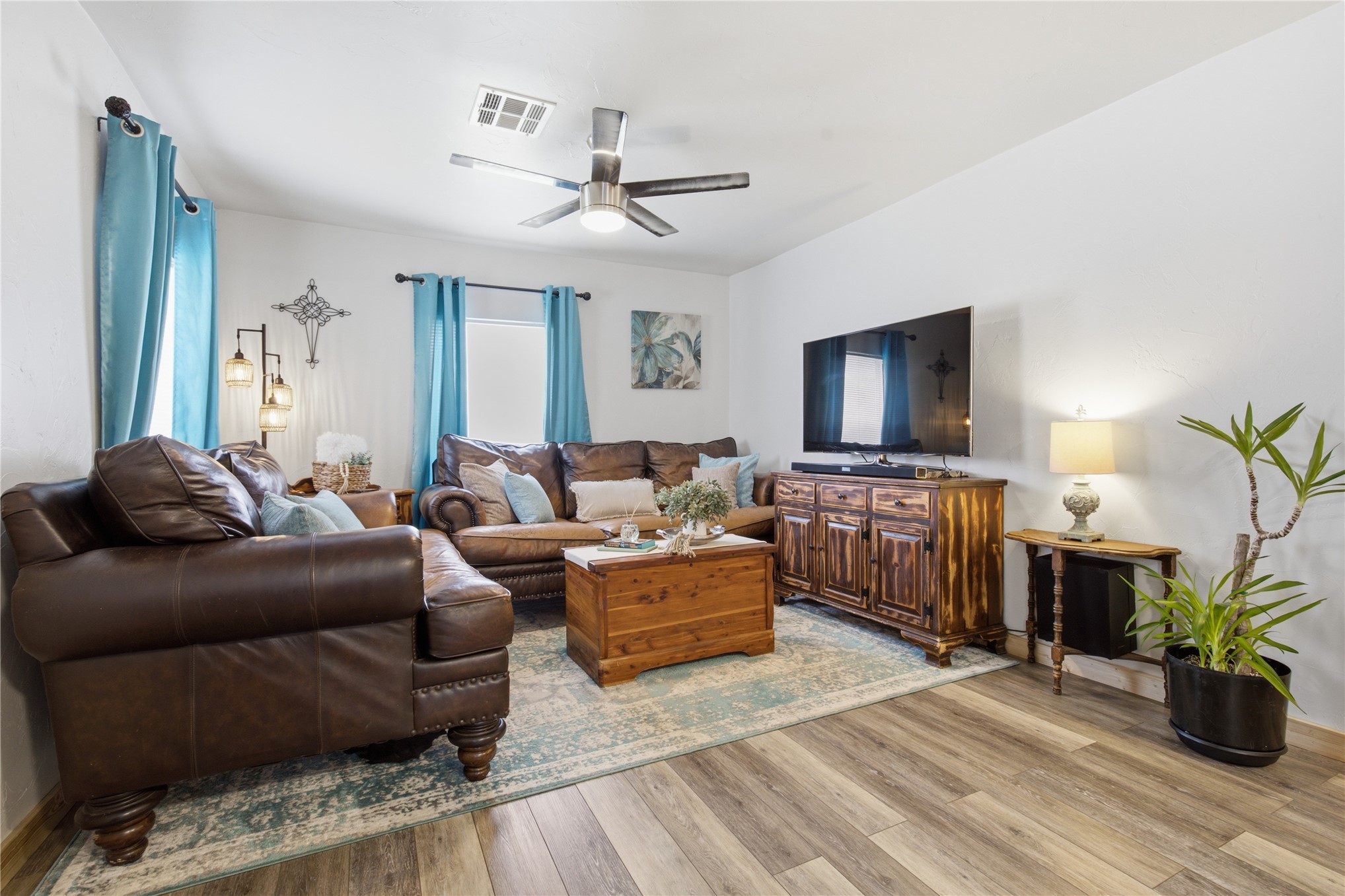 427 E Tulsa Property Photo 5