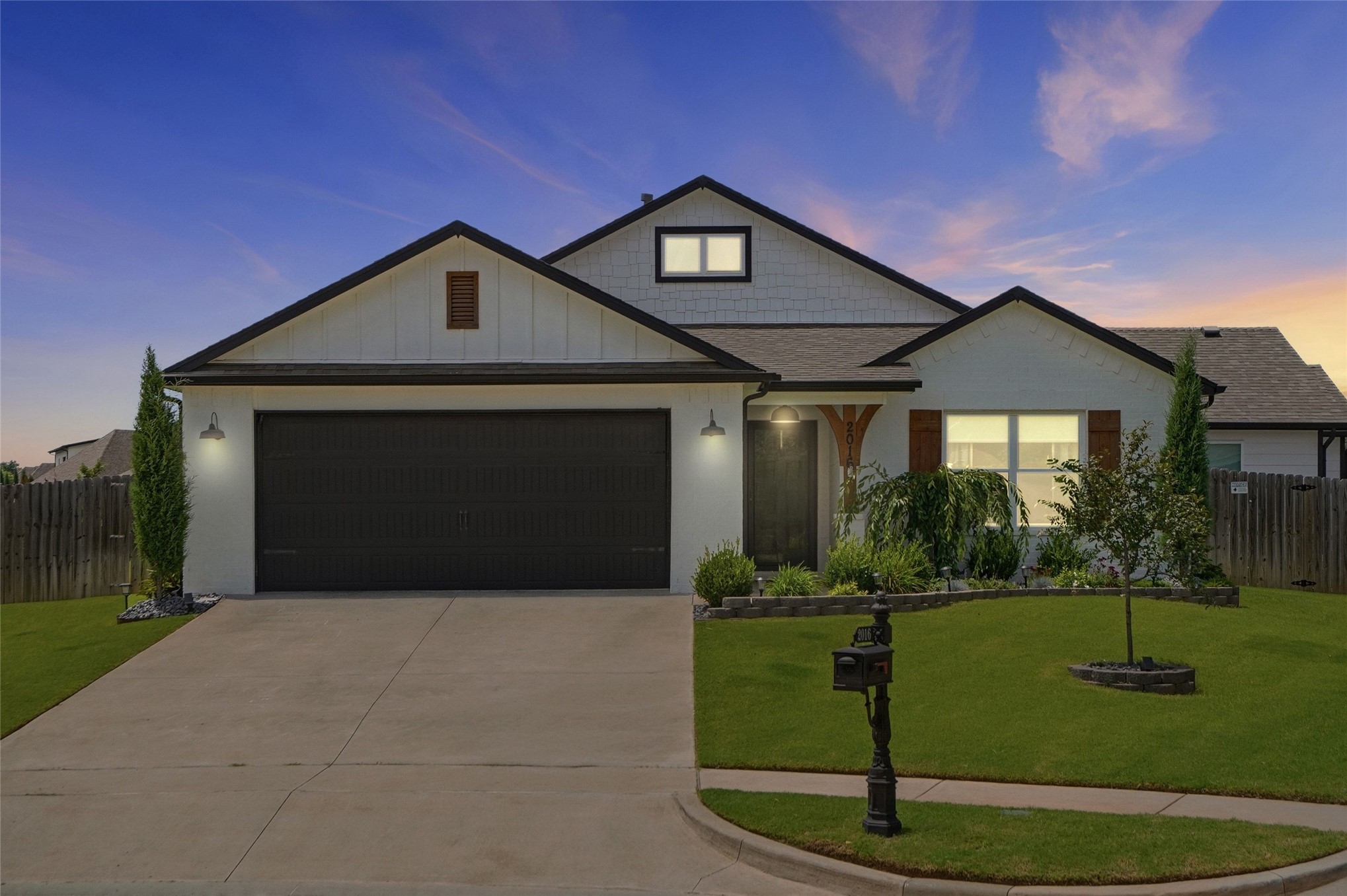 2016 W El Dorado Circle Property Photo 1