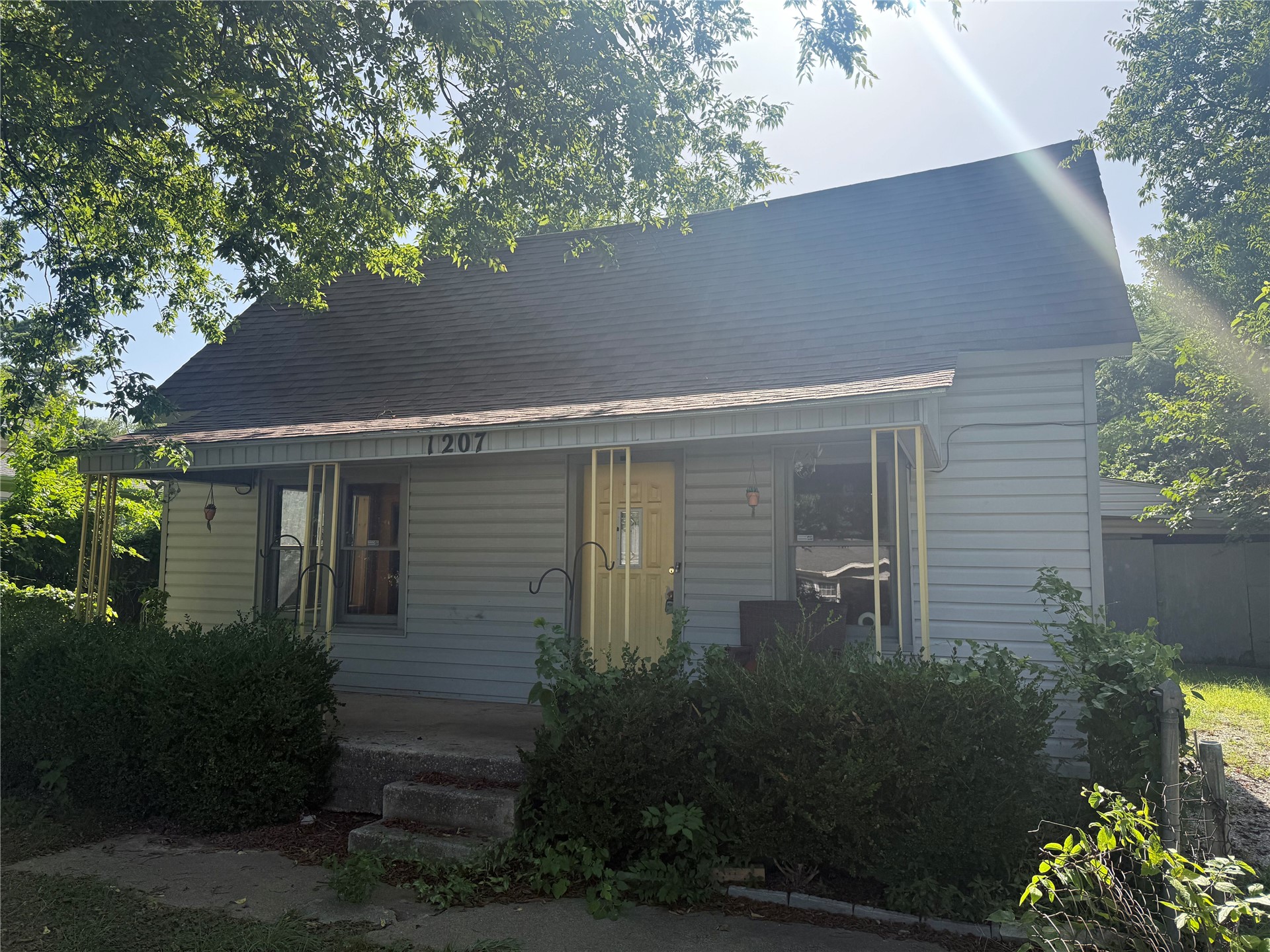 1207 NW C Street Property Photo 1