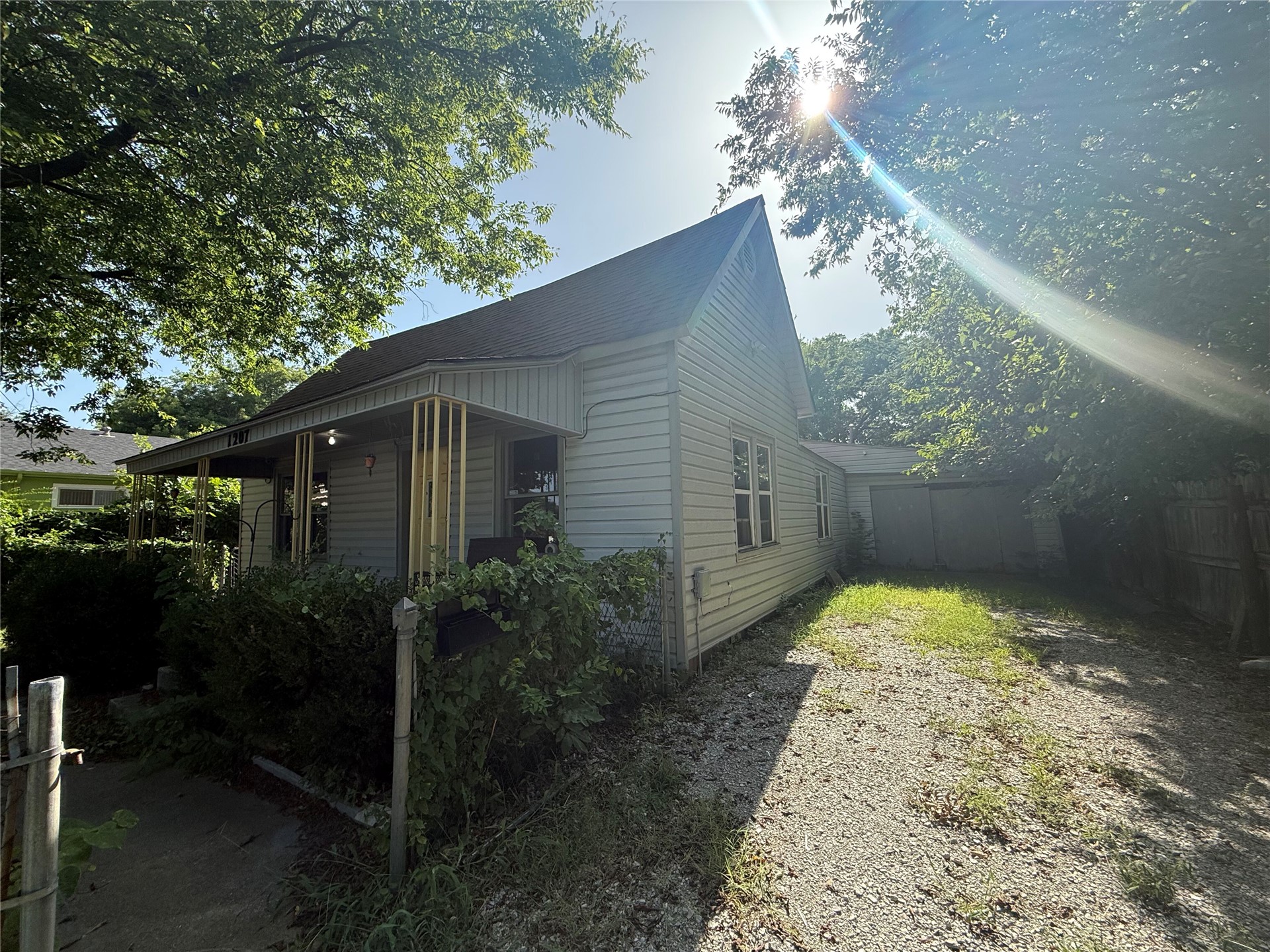 1207 Nw C Street Property Photo 2
