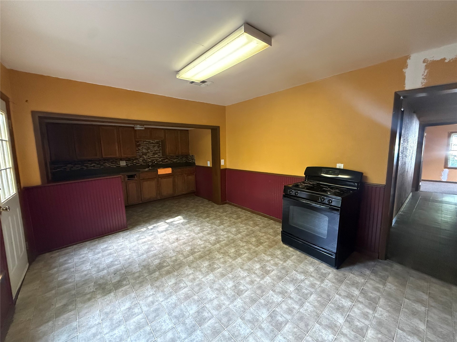 1207 Nw C Street Property Photo 8