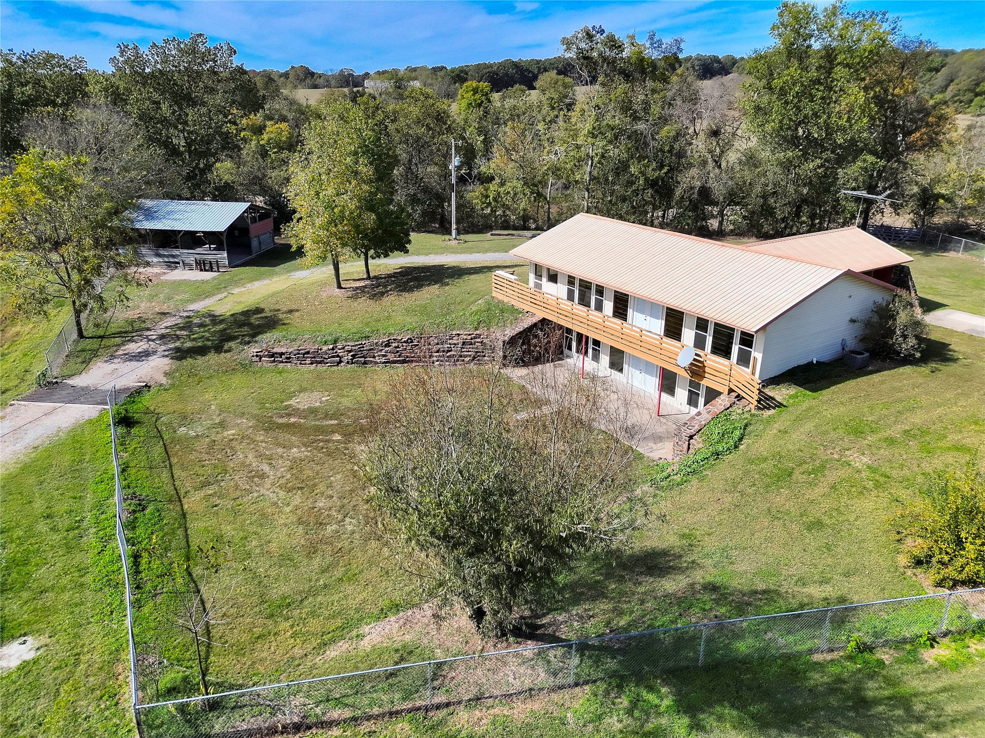 467875 Hwy 62 Property Photo 1