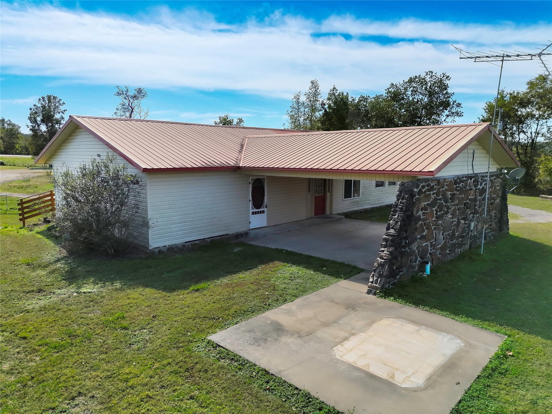 467875 Hwy 62 Property Photo 5