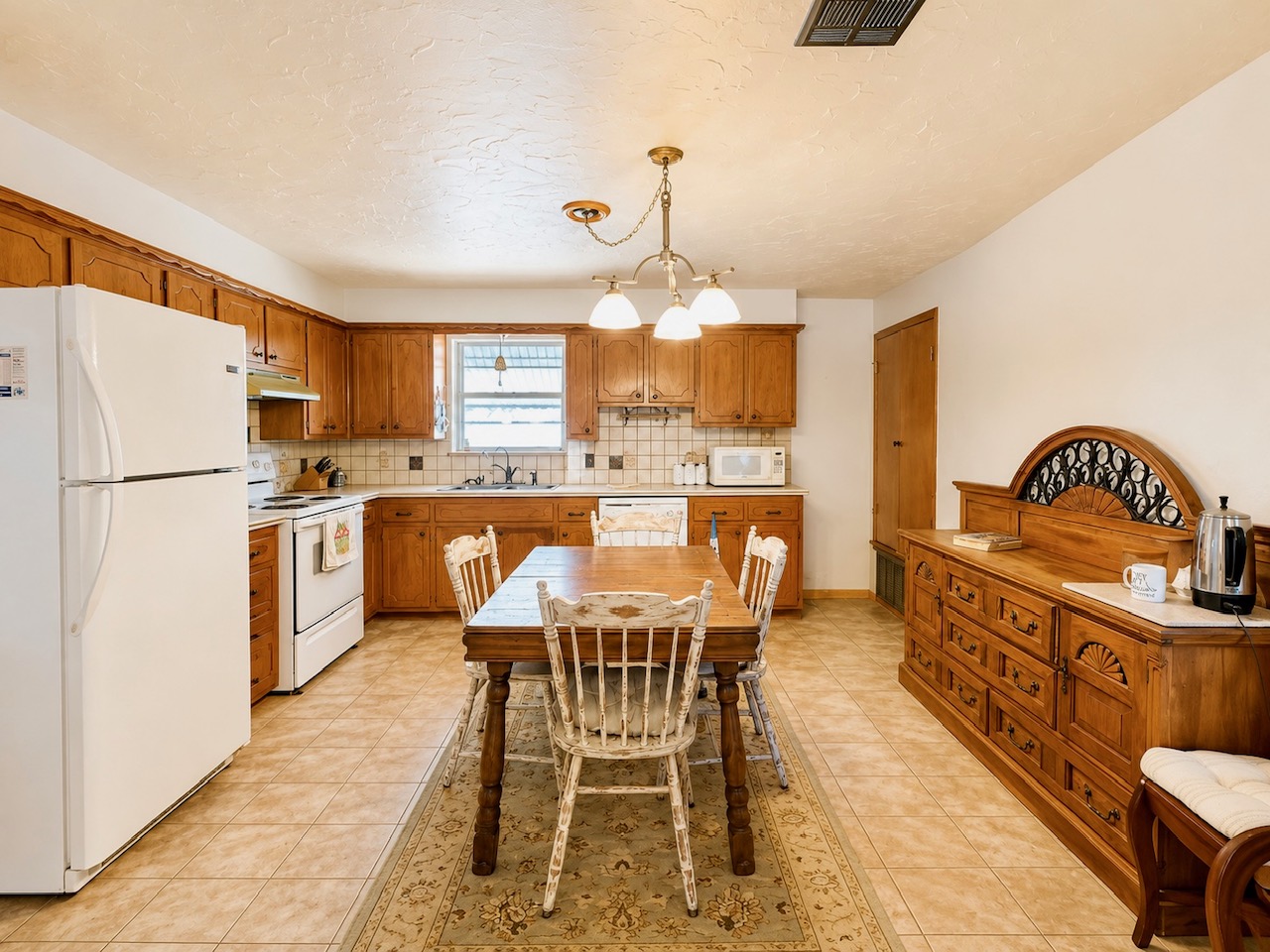 3120 Kelly Road Property Photo 6