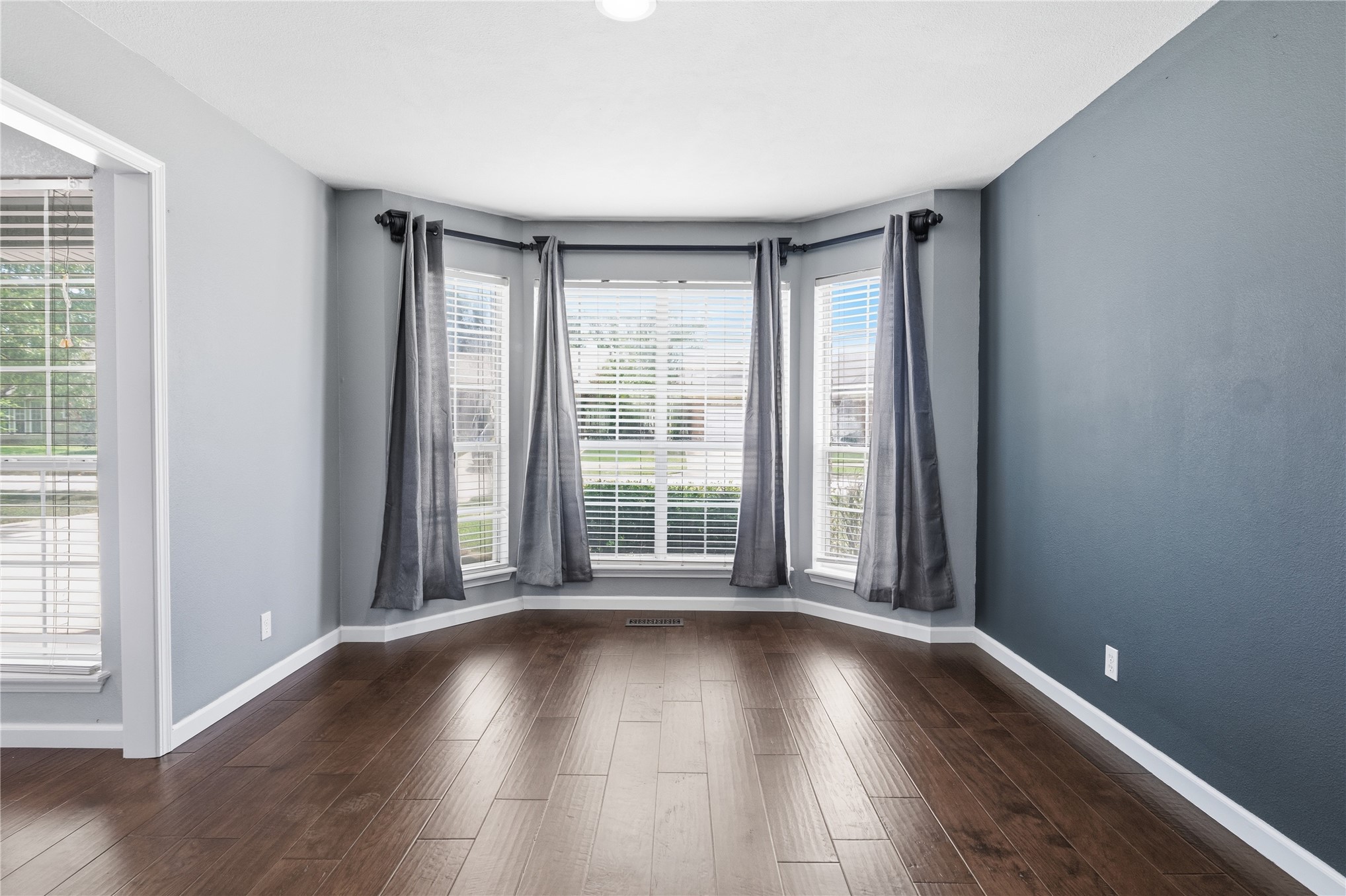 2608 S Oak Place Property Photo 15
