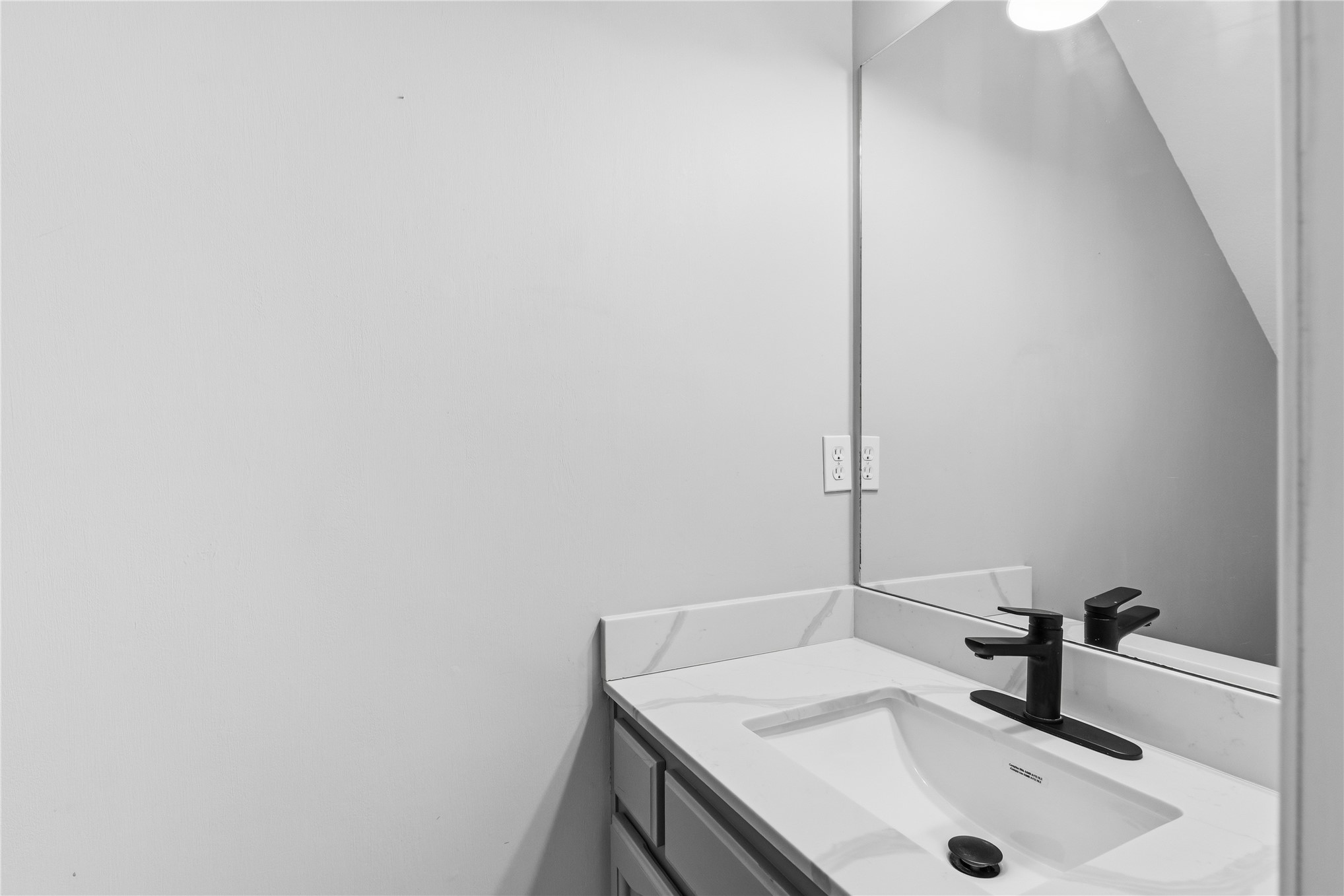 2608 S Oak Place Property Photo 17