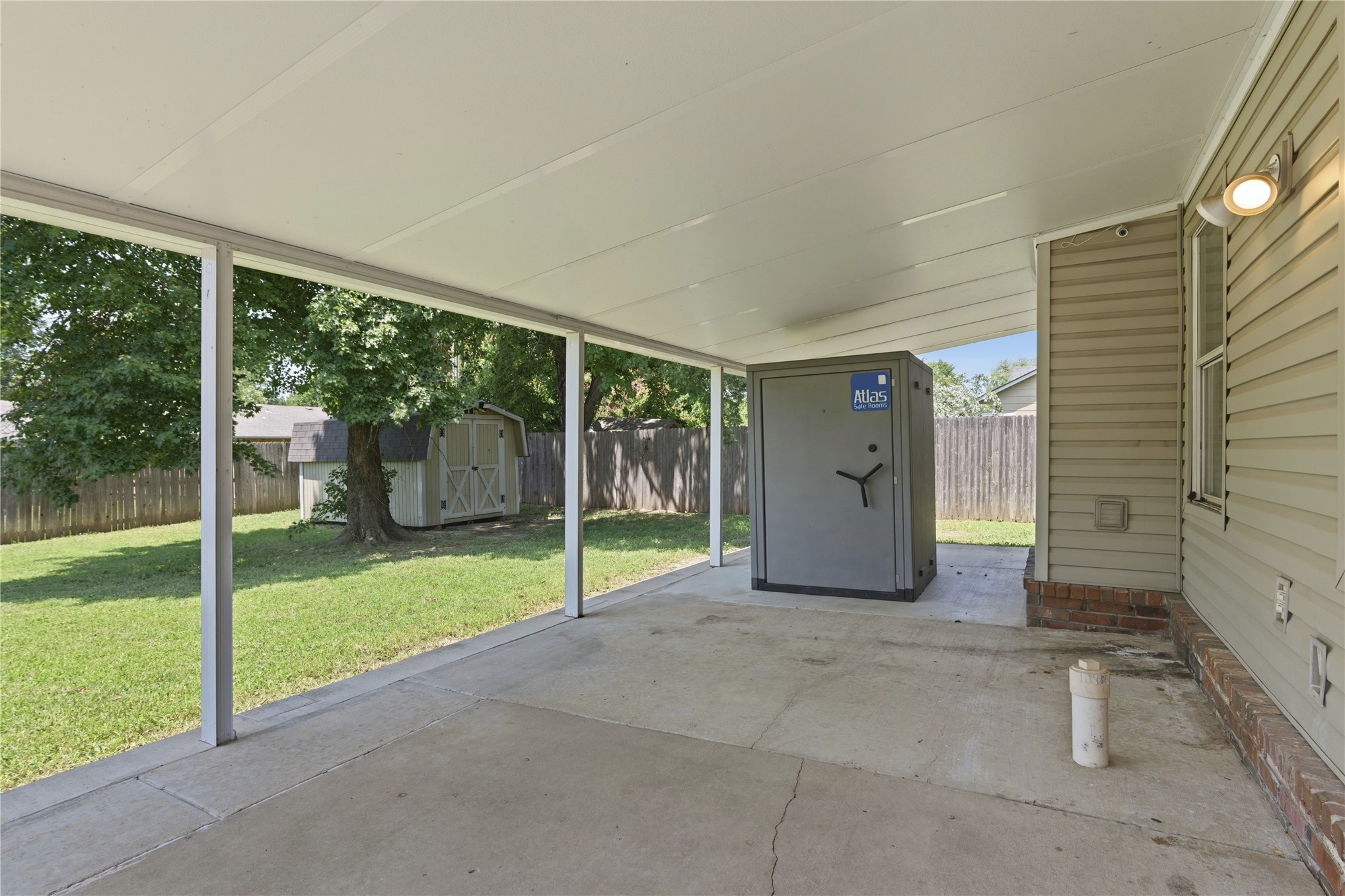 2608 S Oak Place Property Photo 29