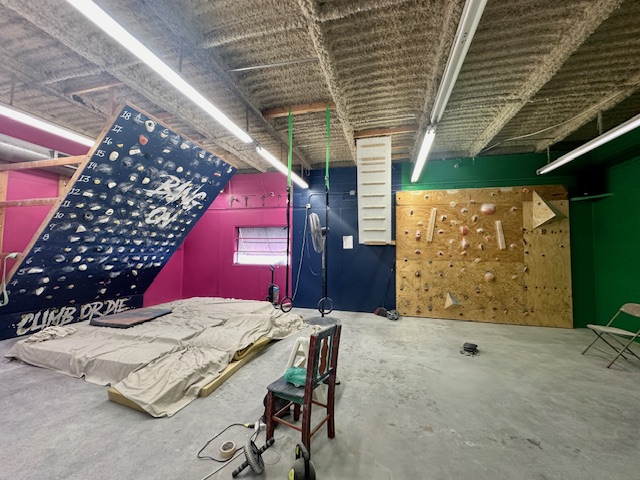 3218 W Broadway Street Property Photo 4