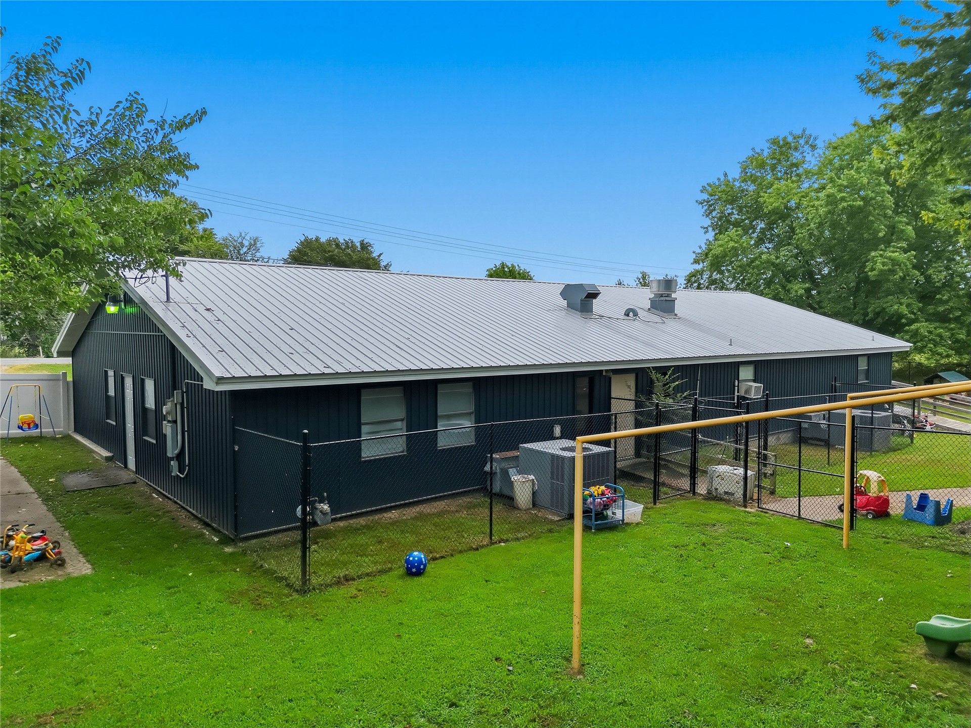 715 Buffington Road Property Photo 5