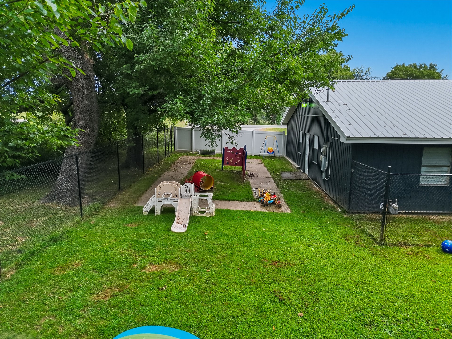 715 Buffington Road Property Photo 9