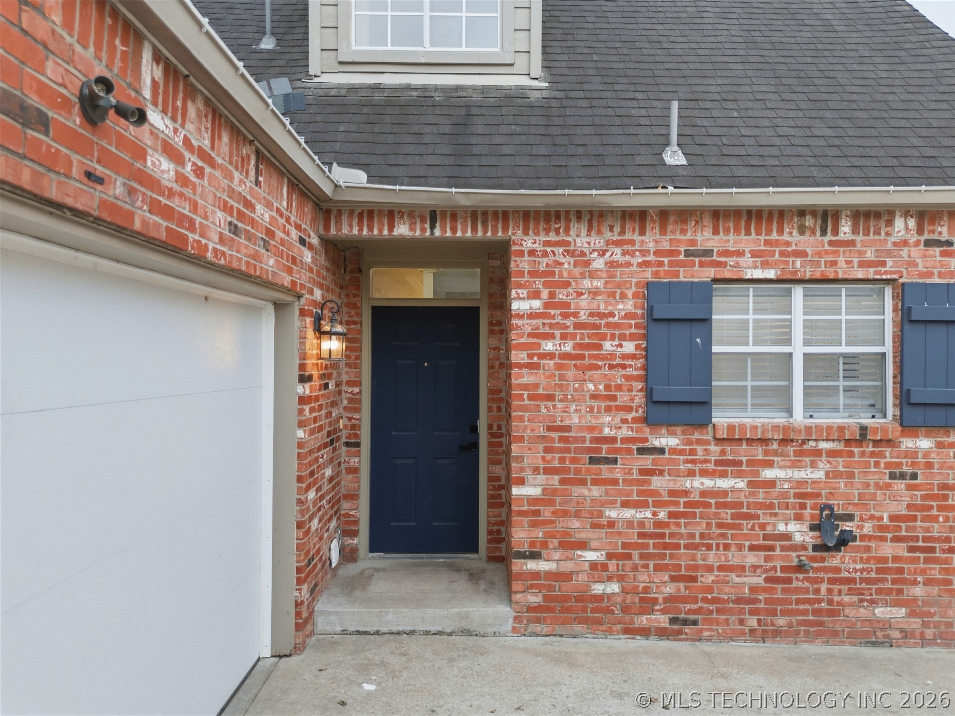 3026 E 89th Place Property Photo 2