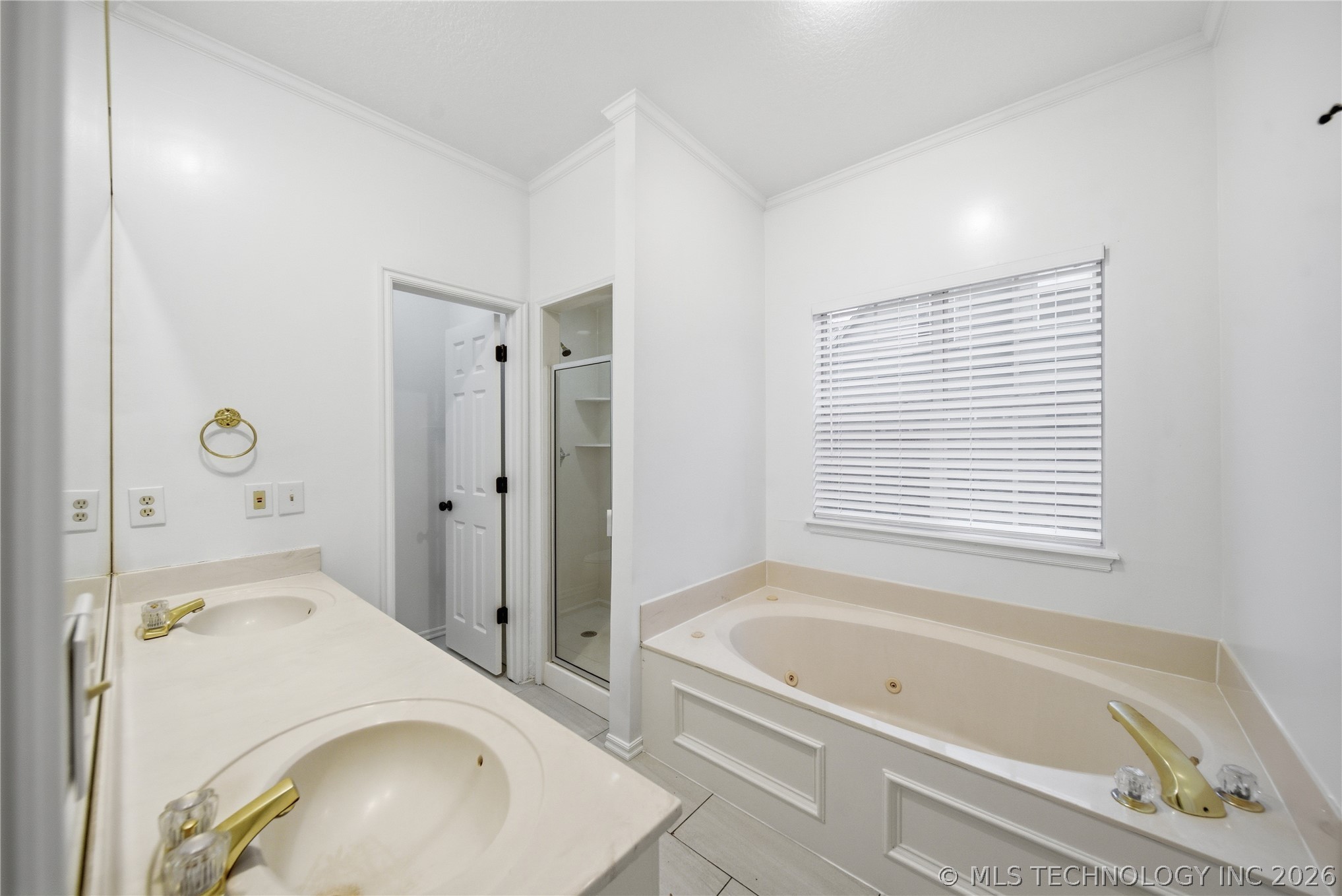 3026 E 89th Place Property Photo 8