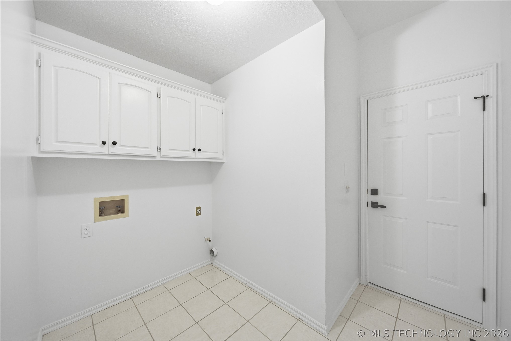 3026 E 89th Place Property Photo 12