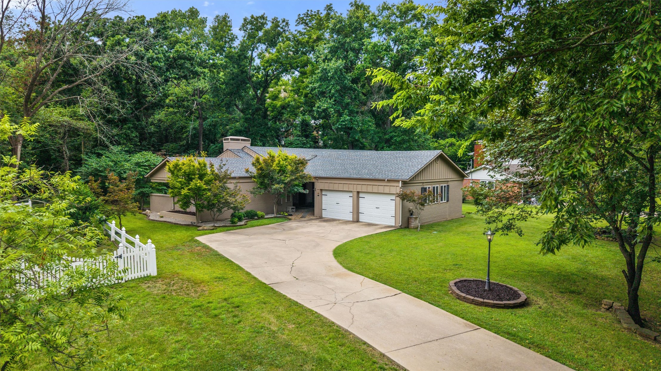 1413 Brookside Parkway Property Photo 1