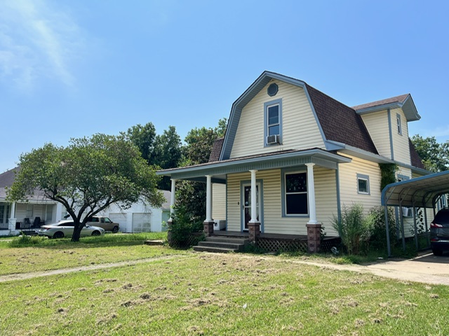 1623 E Broadway Street Property Photo 1