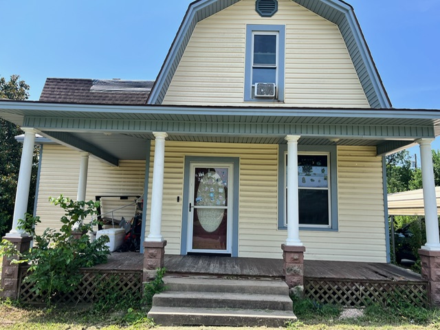 1623 E Broadway Street Property Photo 3