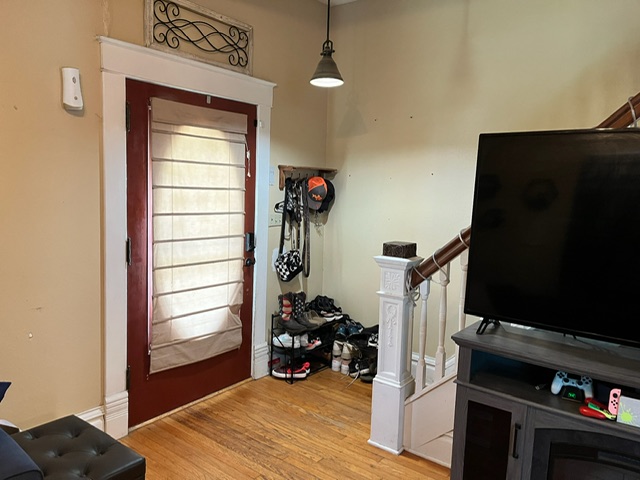 1623 E Broadway Street Property Photo 6