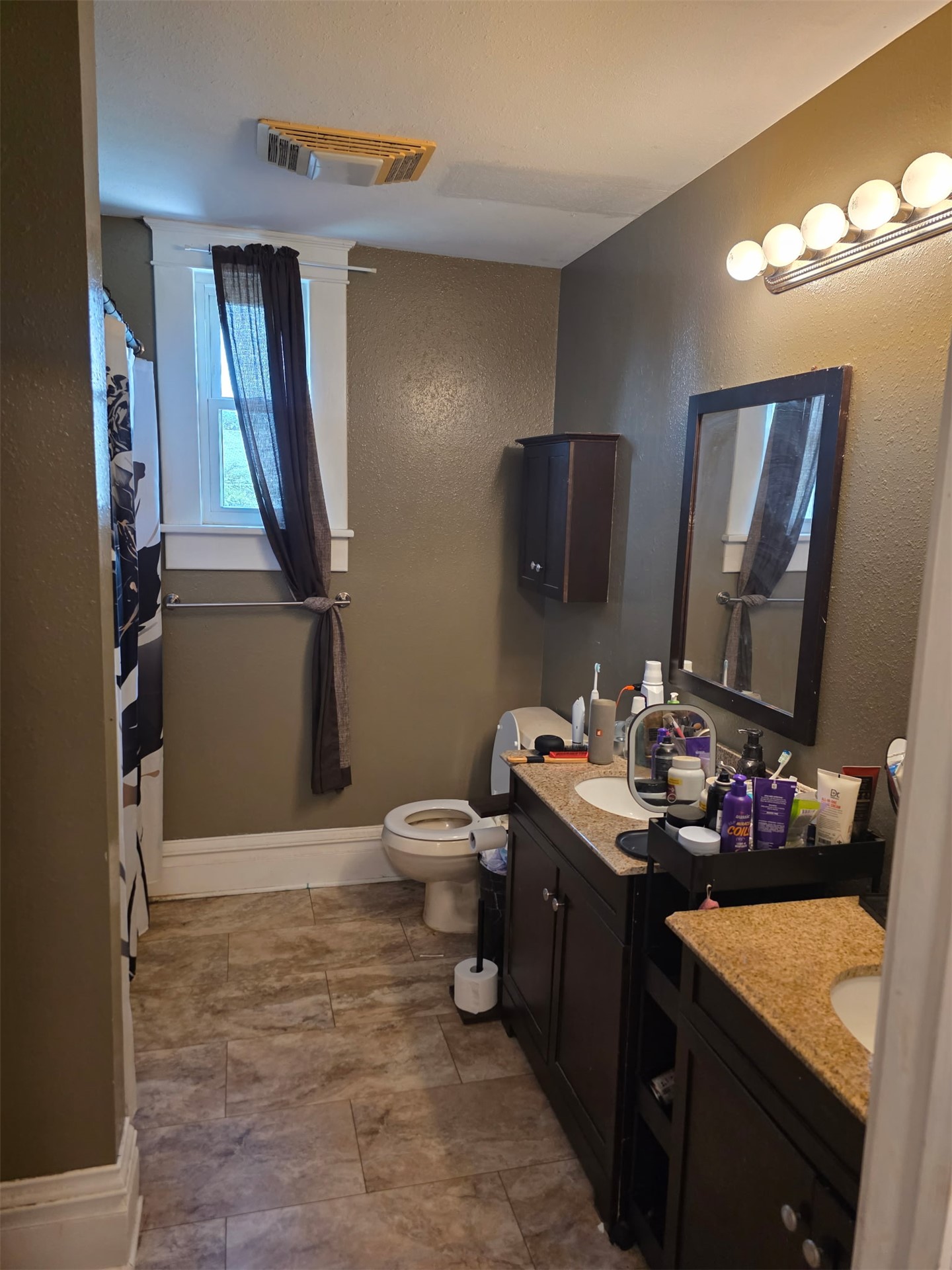 1623 E Broadway Street Property Photo 31