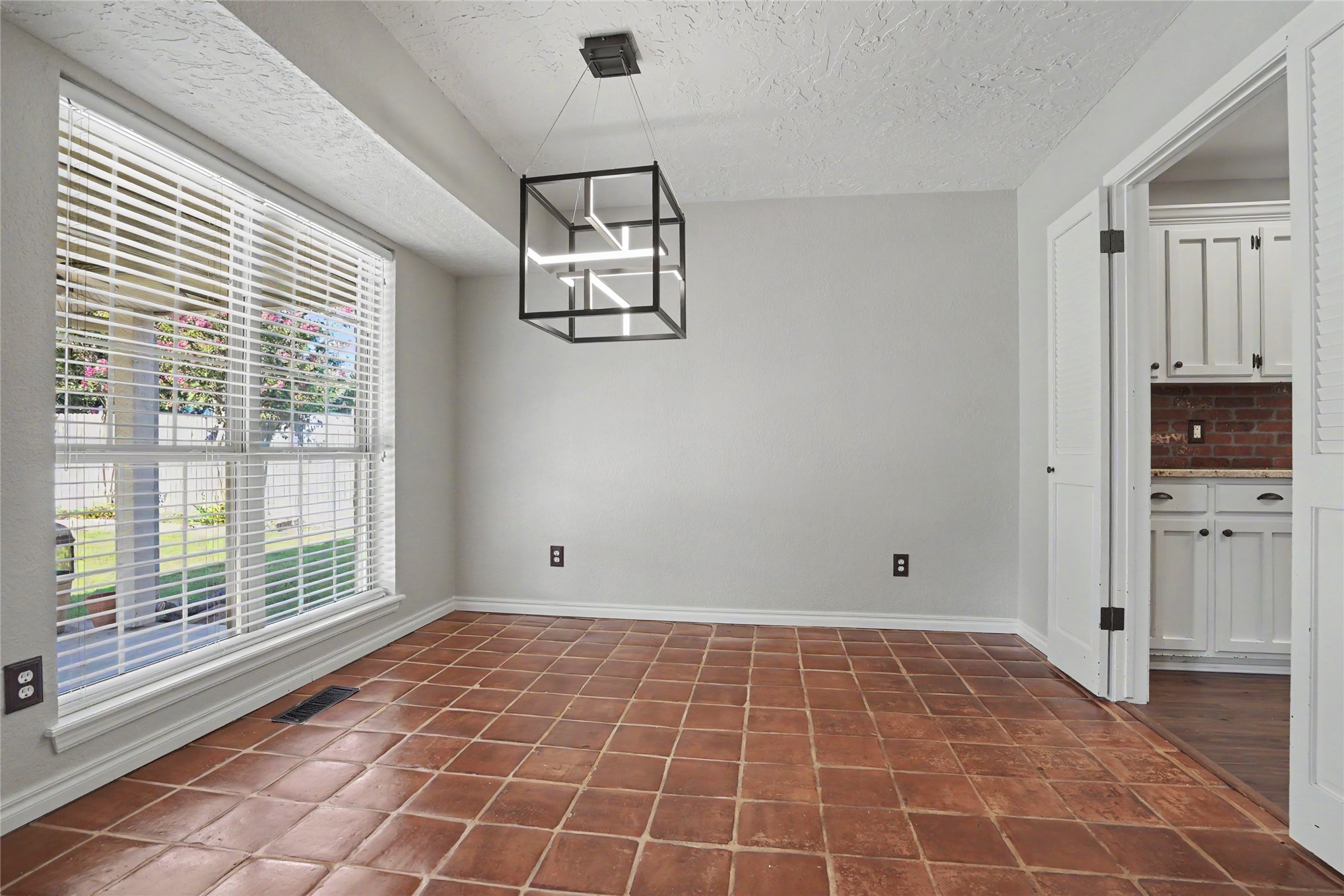 5812 E 97th Street Property Photo 11