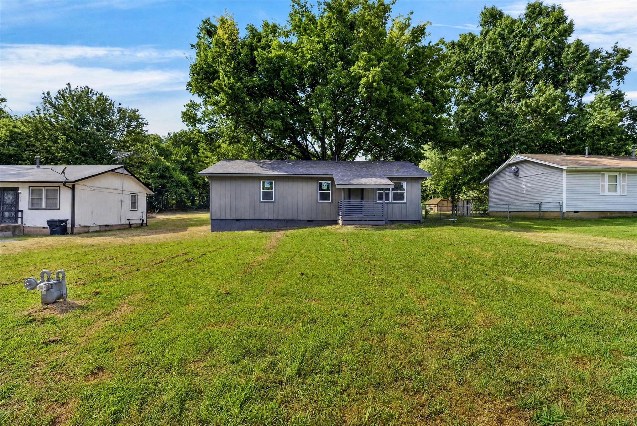 516 E Armory Avenue Property Photo 1