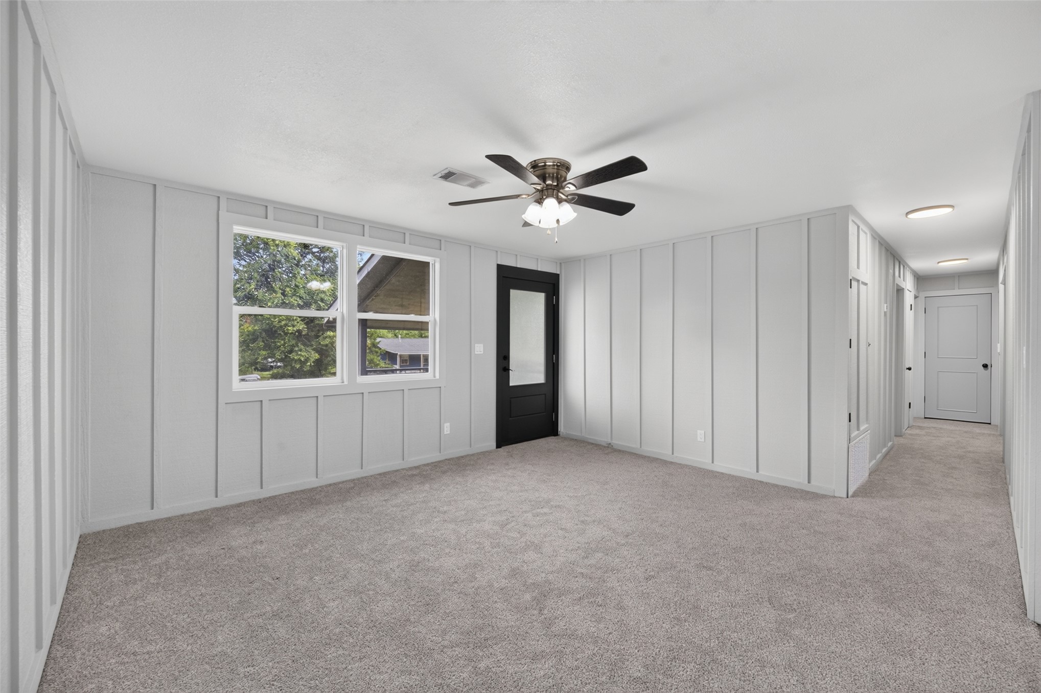 516 E Armory Avenue Property Photo 9