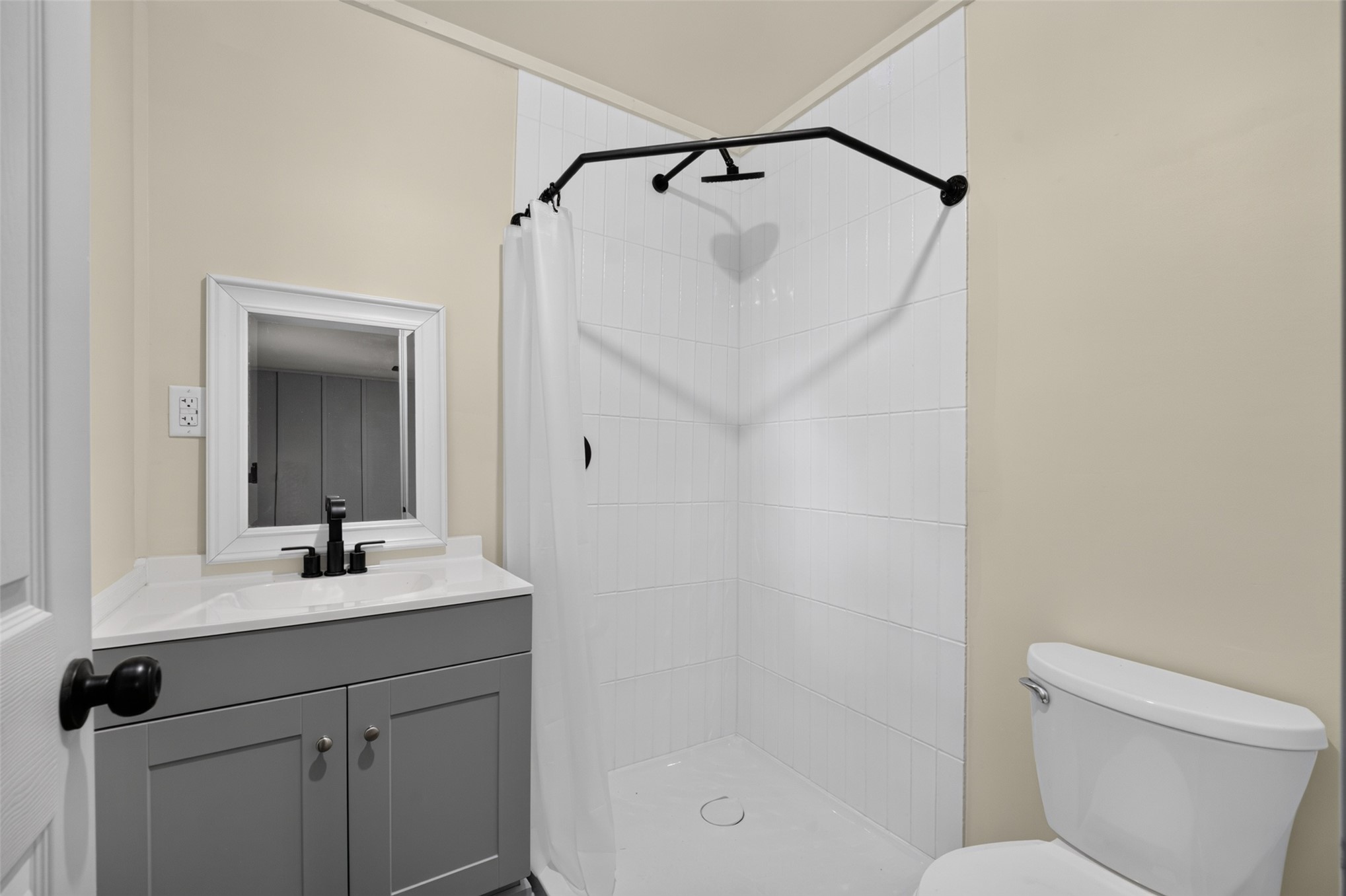 516 E Armory Avenue Property Photo 17