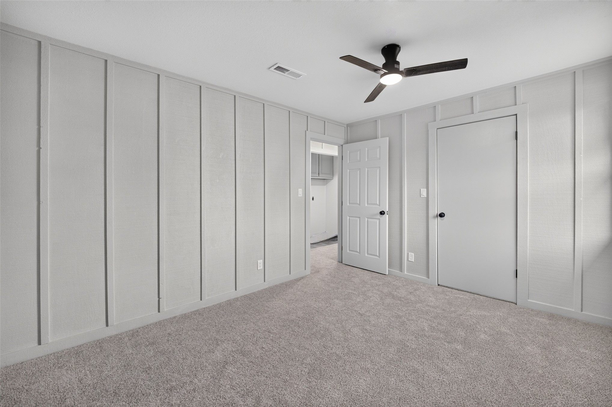 516 E Armory Avenue Property Photo 23