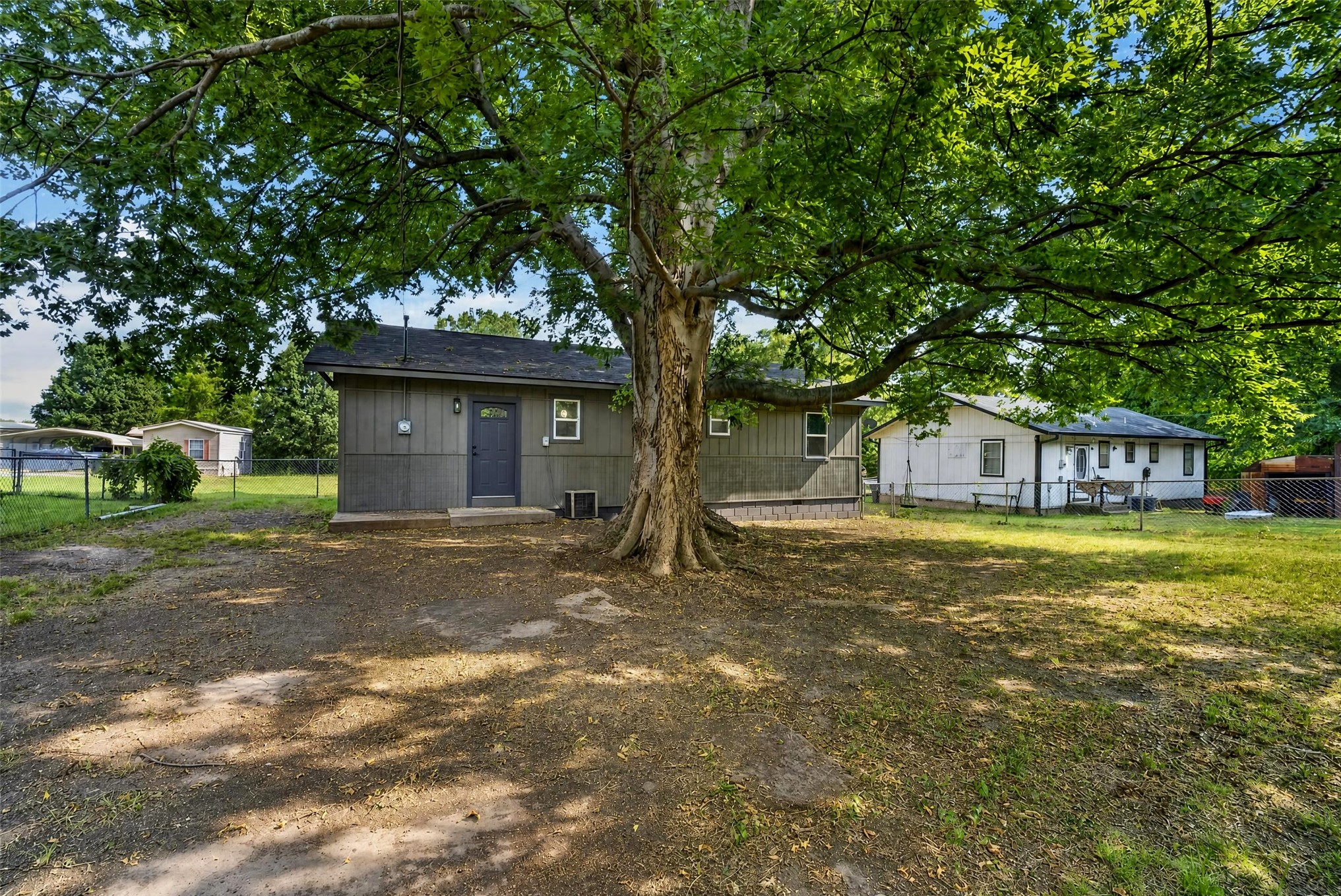 516 E Armory Avenue Property Photo 26