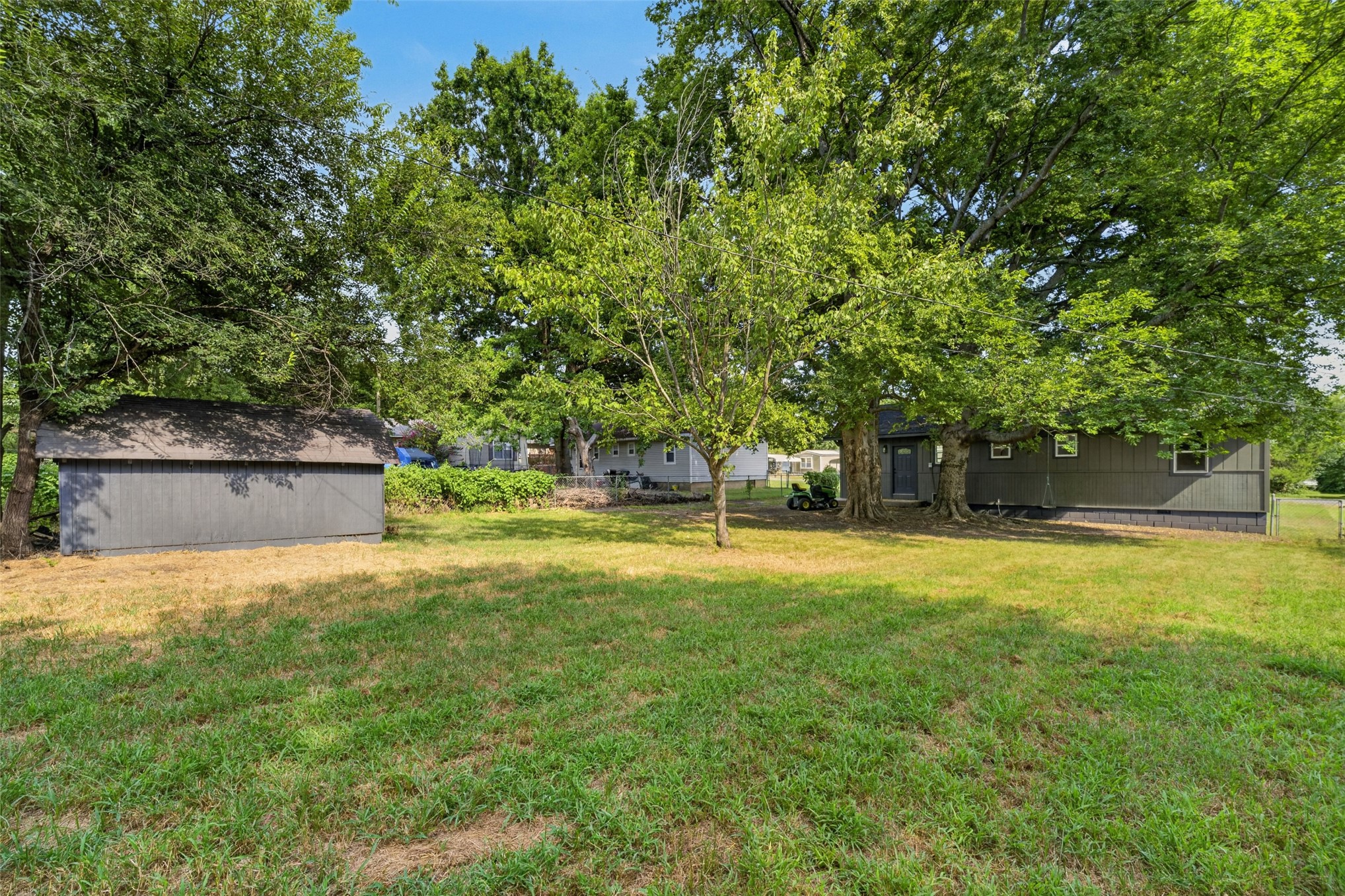 516 E Armory Avenue Property Photo 28