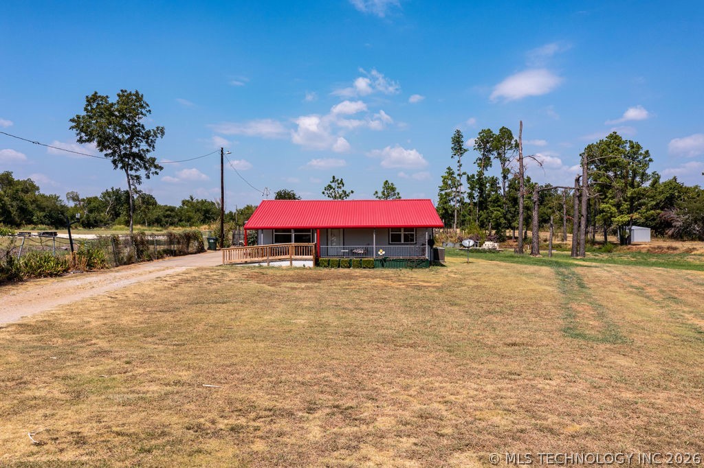 1722 Highway 70 E Property Photo 2