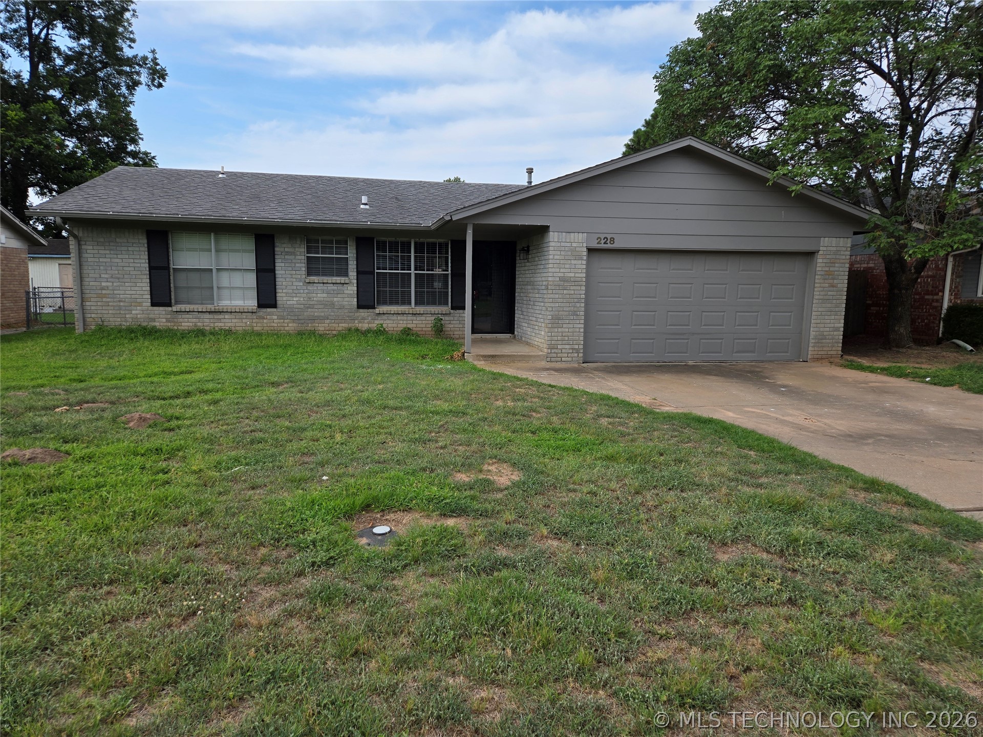 228 E J. Street Property Photo 1