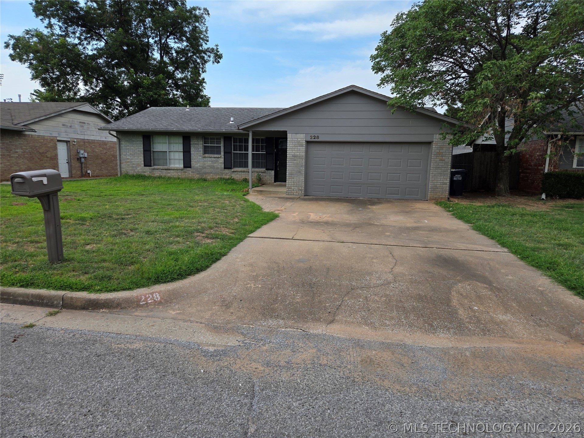 228 E J. Street Property Photo 2