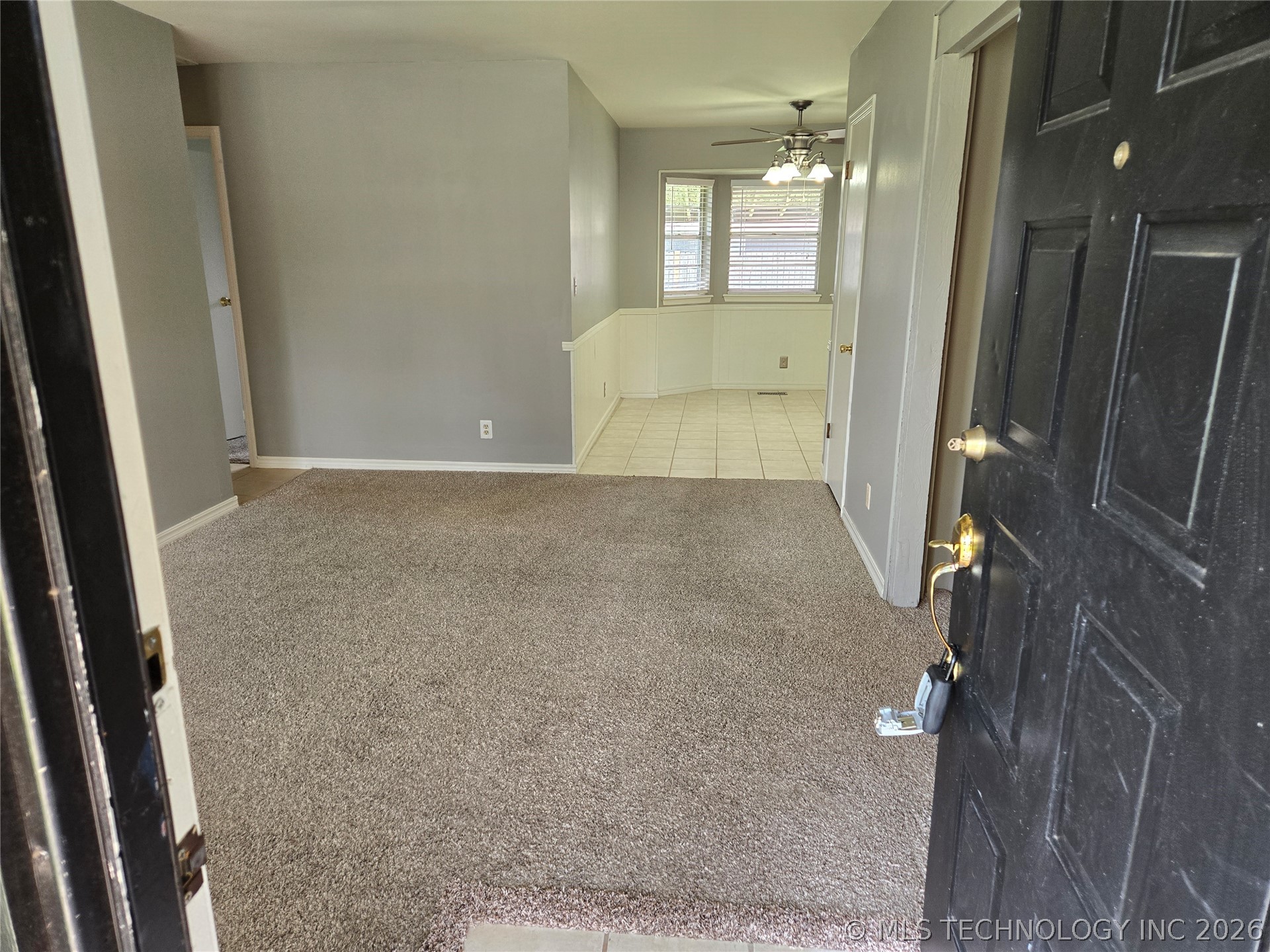 228 E J. Street Property Photo 4