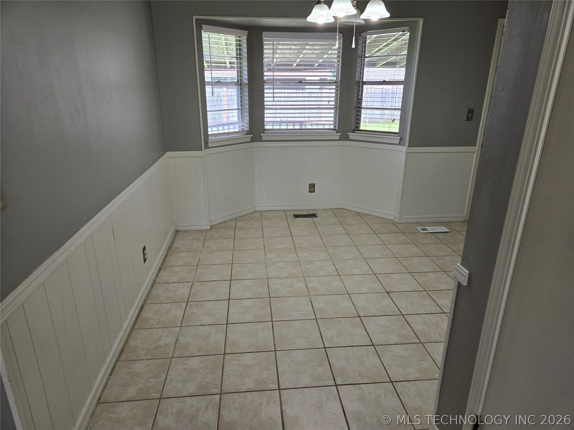 228 E J. Street Property Photo 7