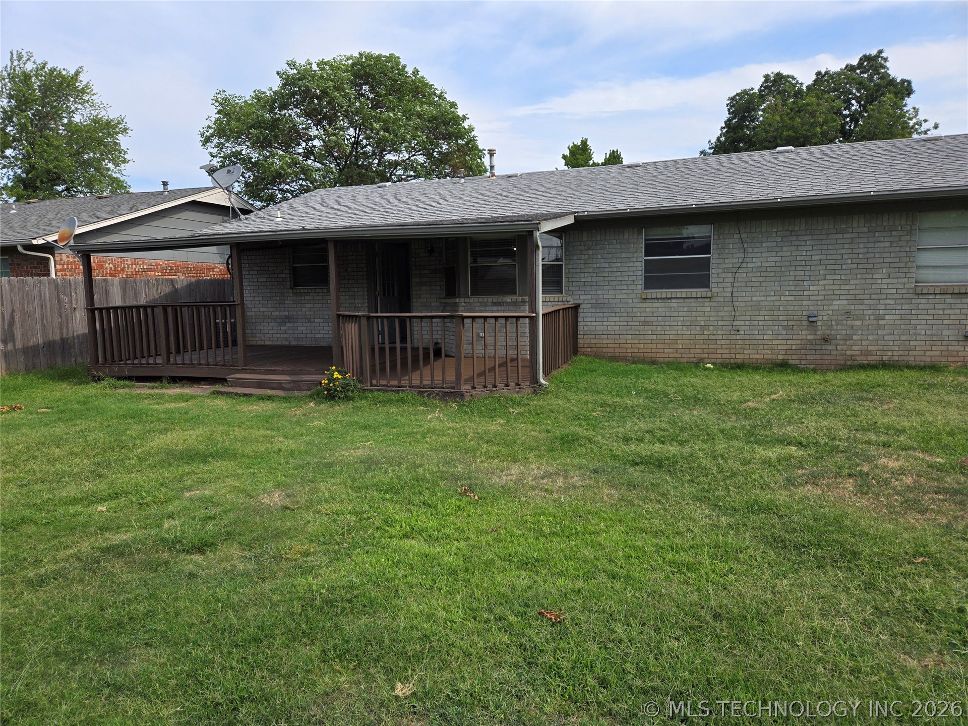 228 E J. Street Property Photo 17