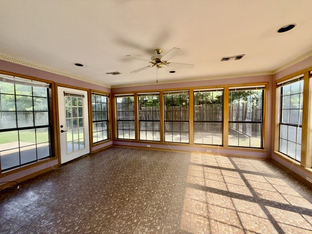 2411 Woodleaf Court Property Photo 10