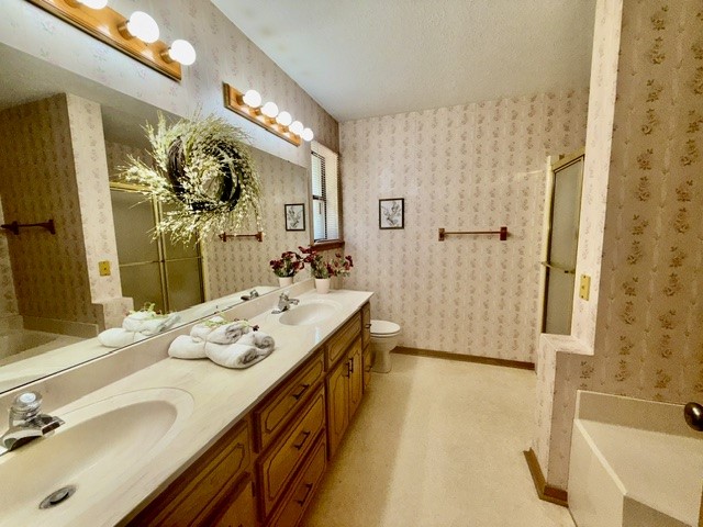 2411 Woodleaf Court Property Photo 15
