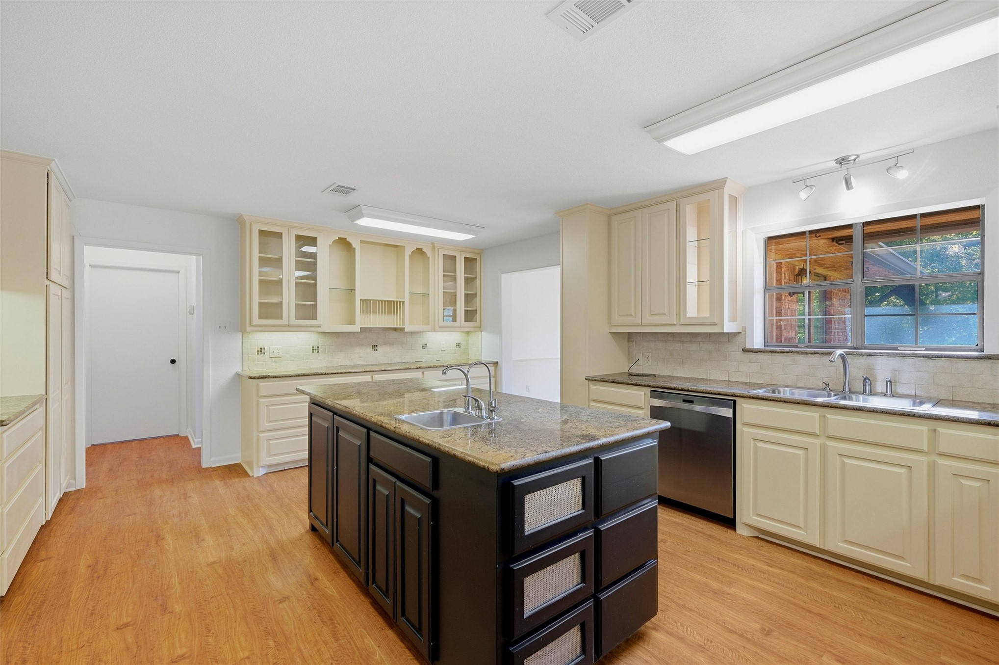 1814 Estelle Street Property Photo 11