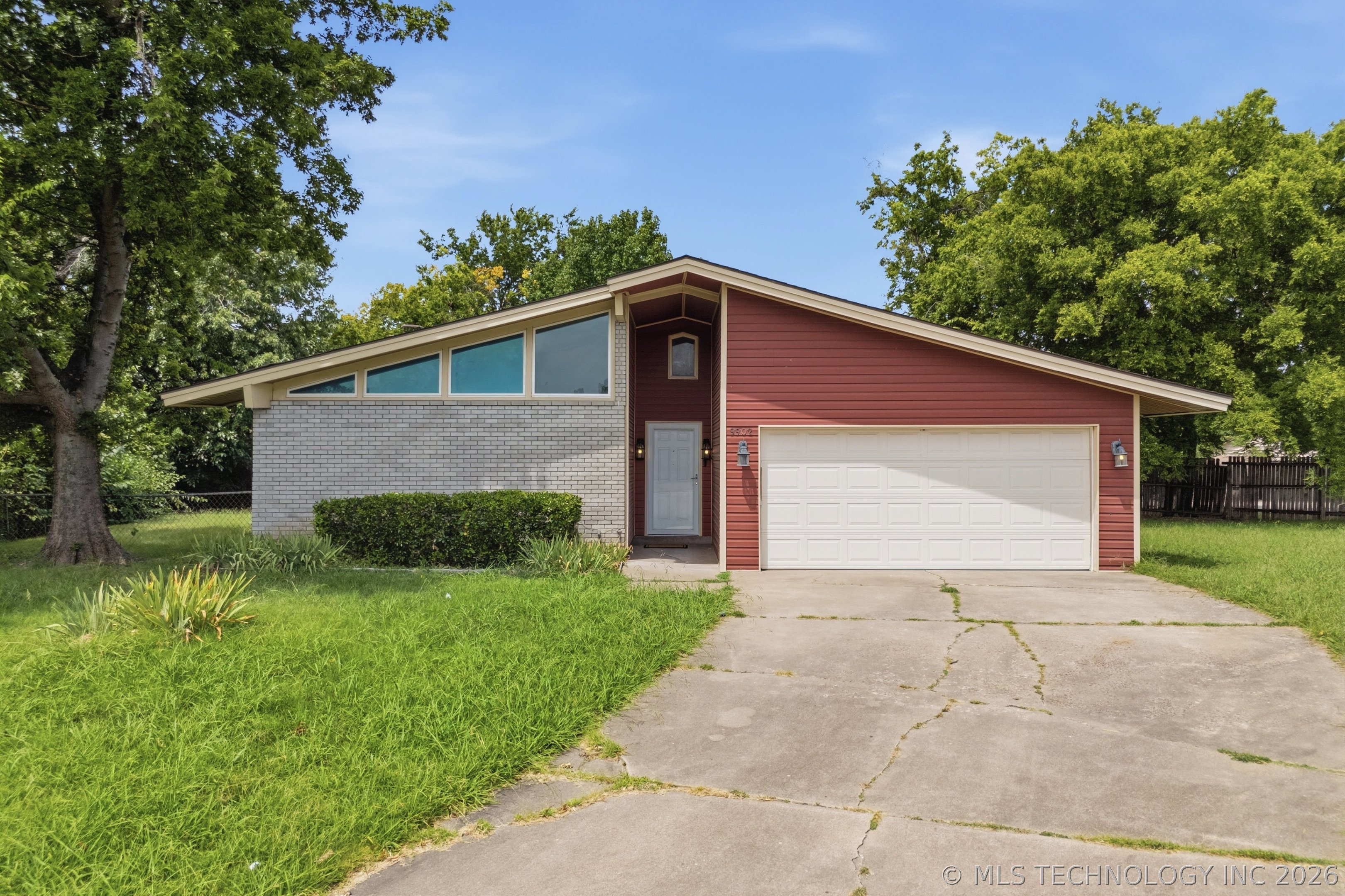 9902 E 28th Place Property Photo 1
