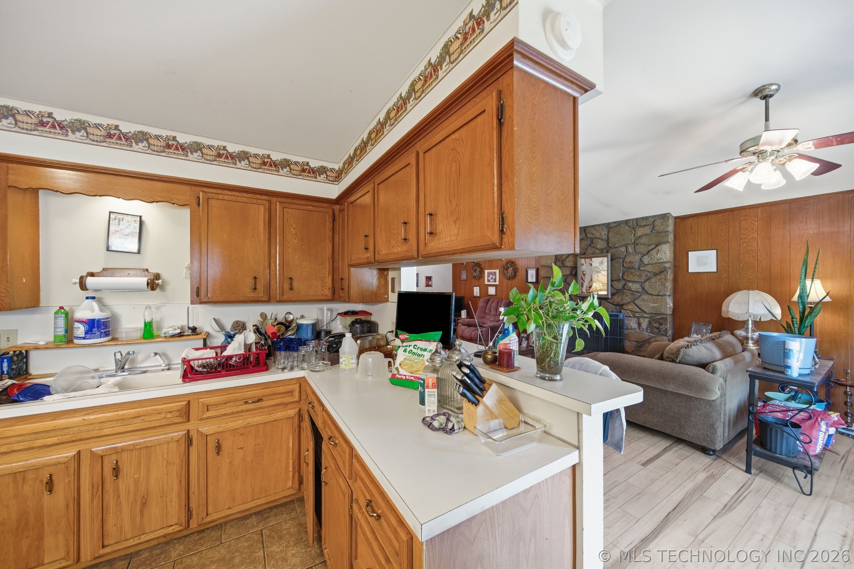 9902 E 28th Place Property Photo 12