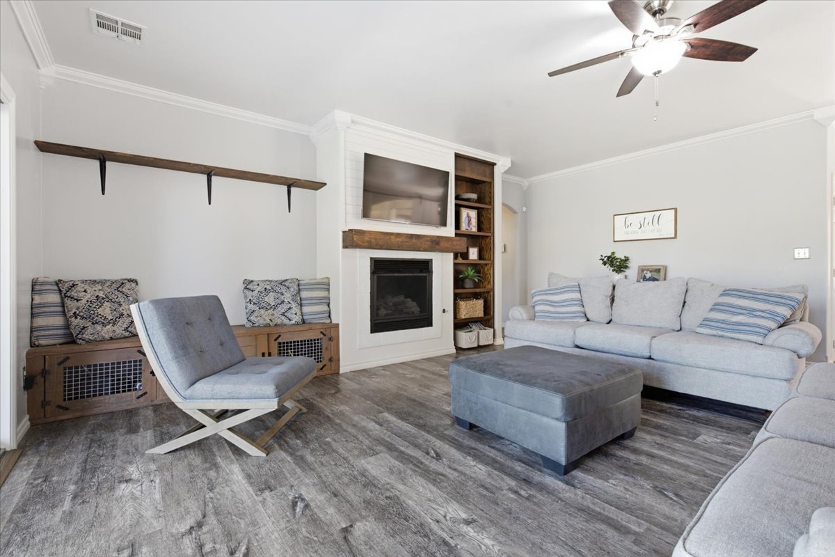 429 Winter Rose Property Photo 4