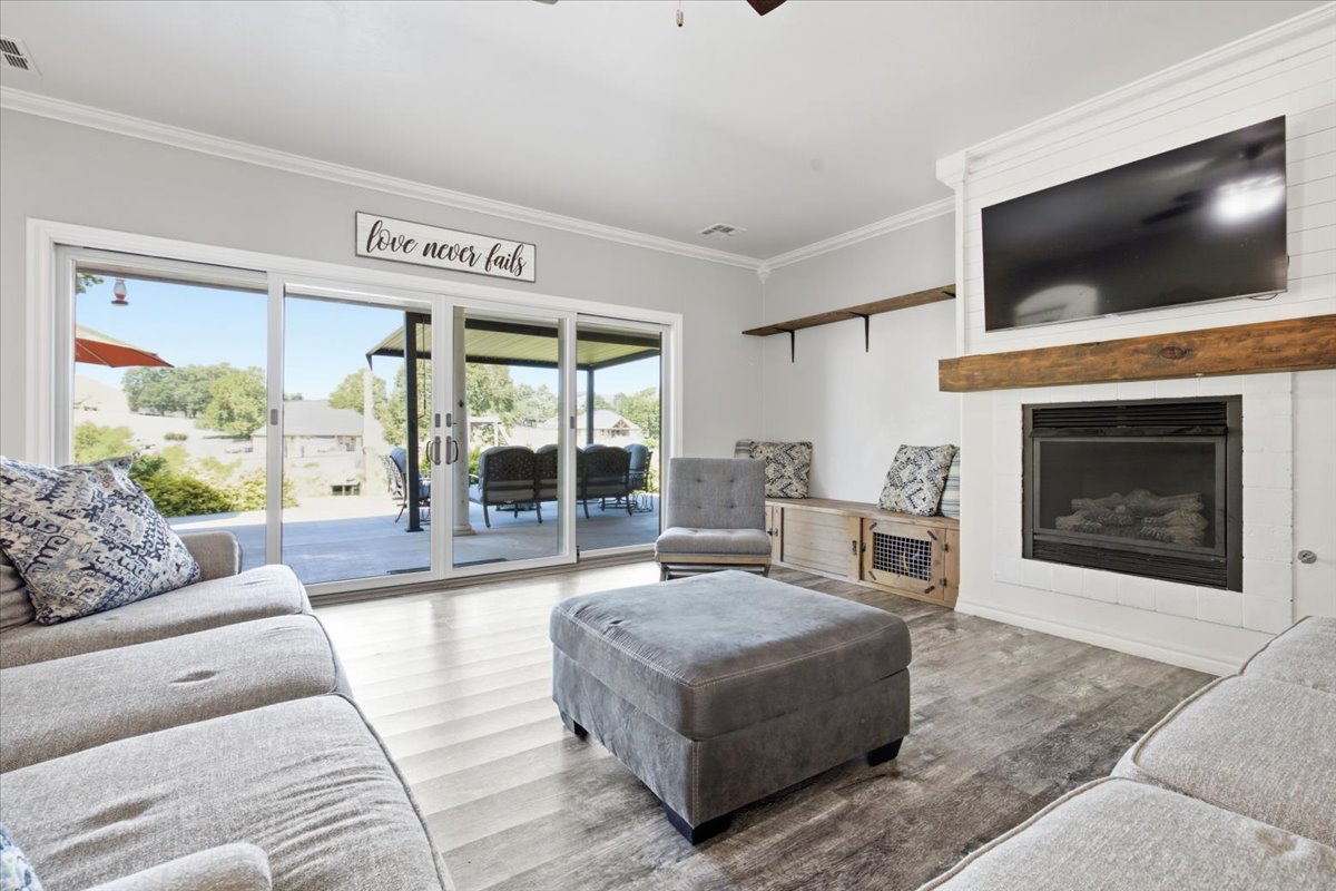429 Winter Rose Property Photo 7