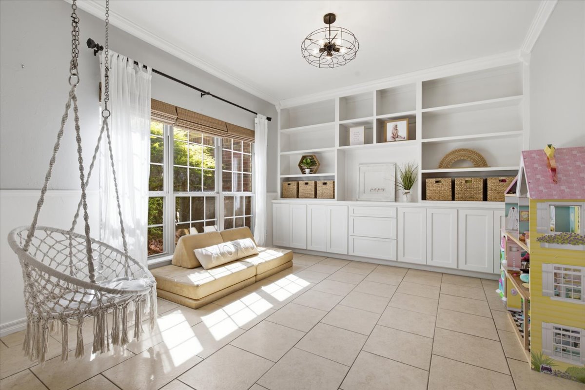 429 Winter Rose Property Photo 8