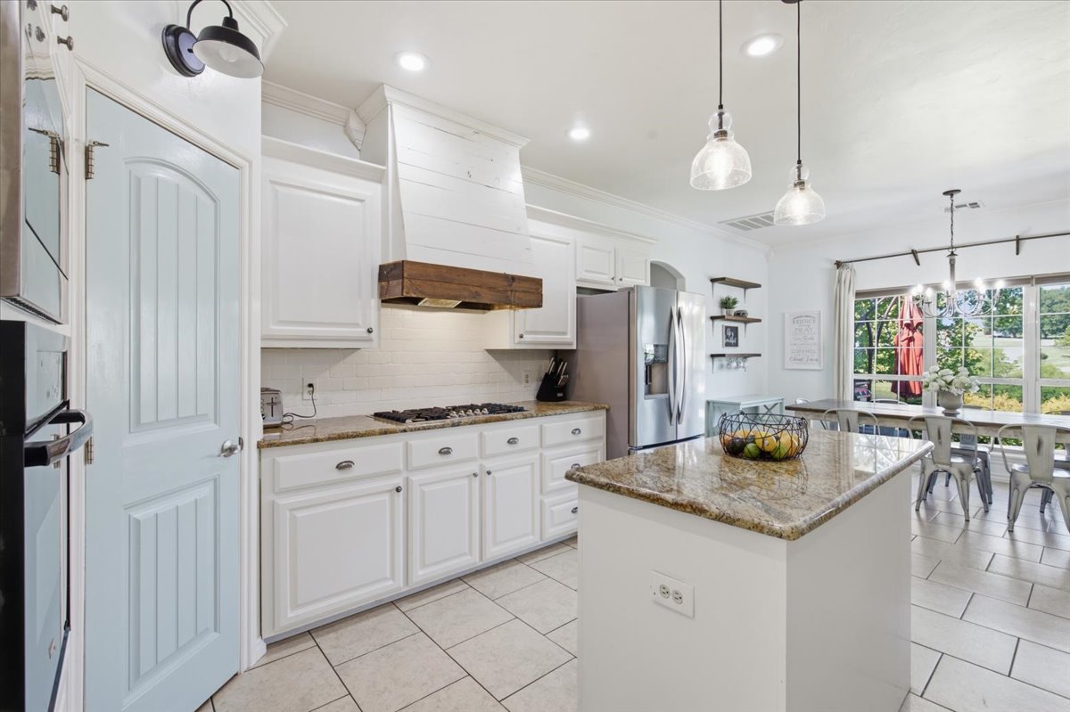 429 Winter Rose Property Photo 9