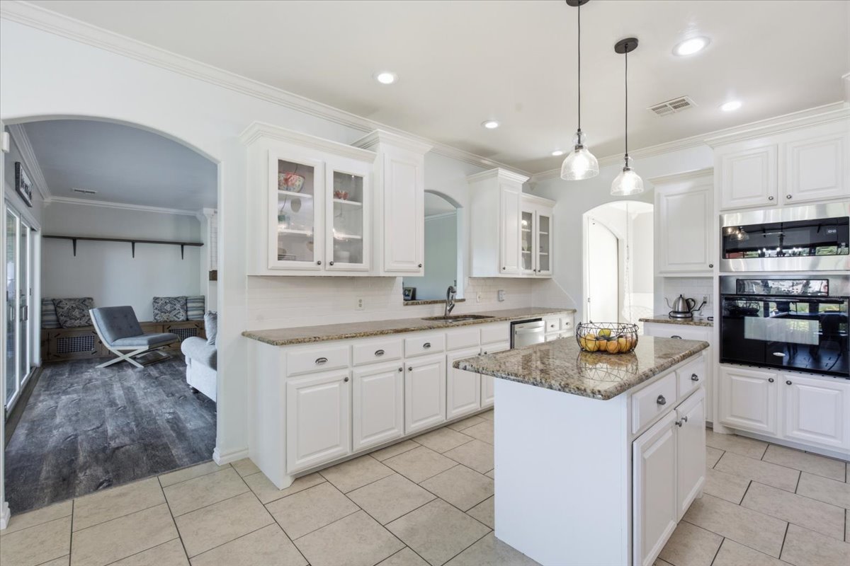 429 Winter Rose Property Photo 11