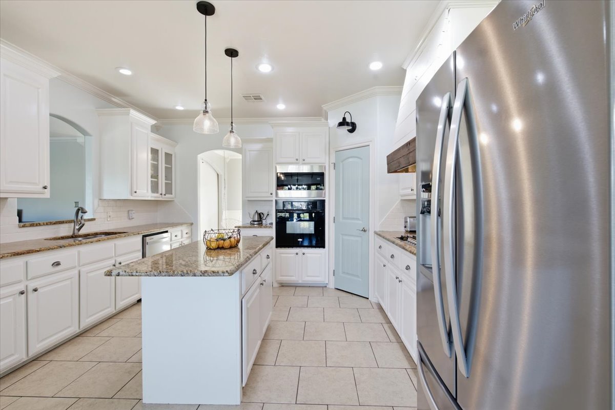 429 Winter Rose Property Photo 13