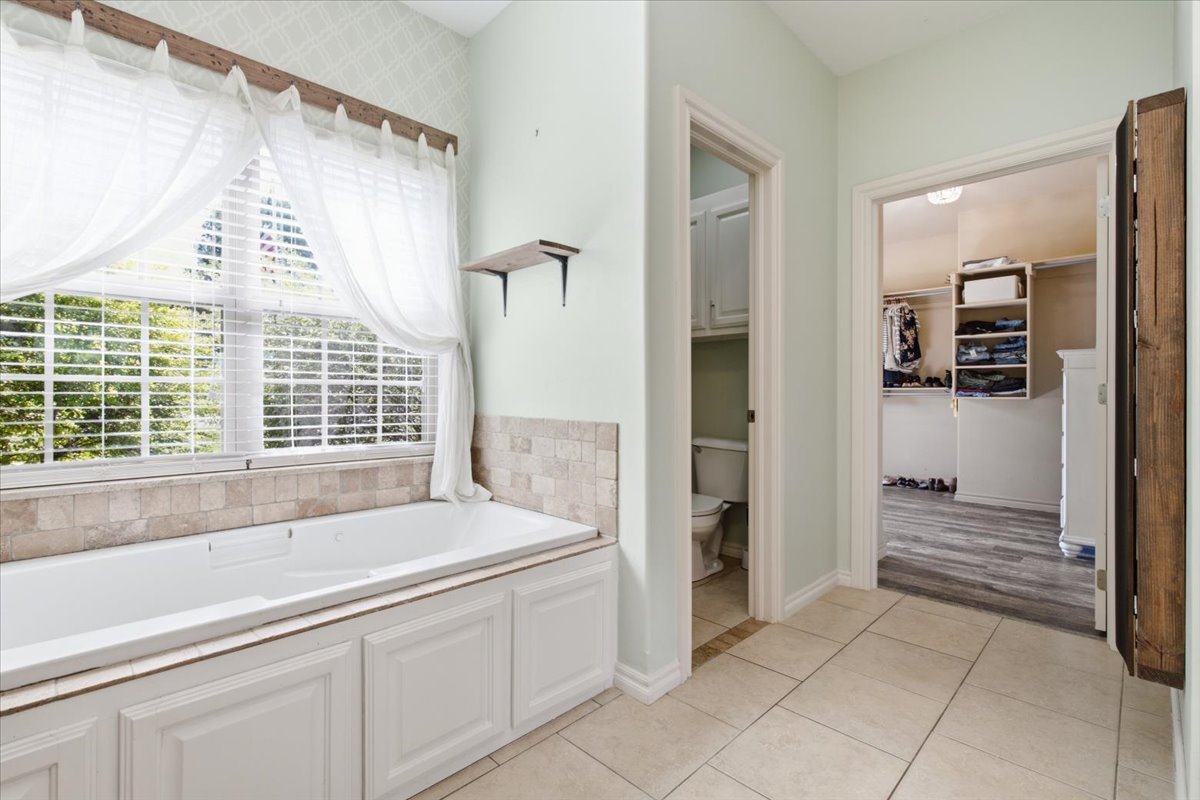 429 Winter Rose Property Photo 21